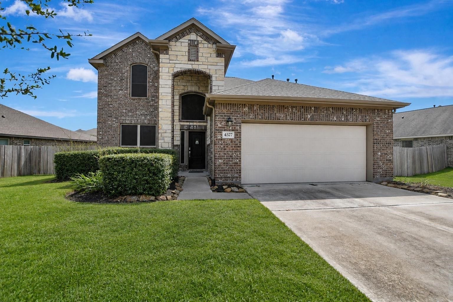 4327 Oakdale Mist Drive, Dickinson, TX 77539 4327 Oakdale Mist Drive, Dickinson, TX 77539