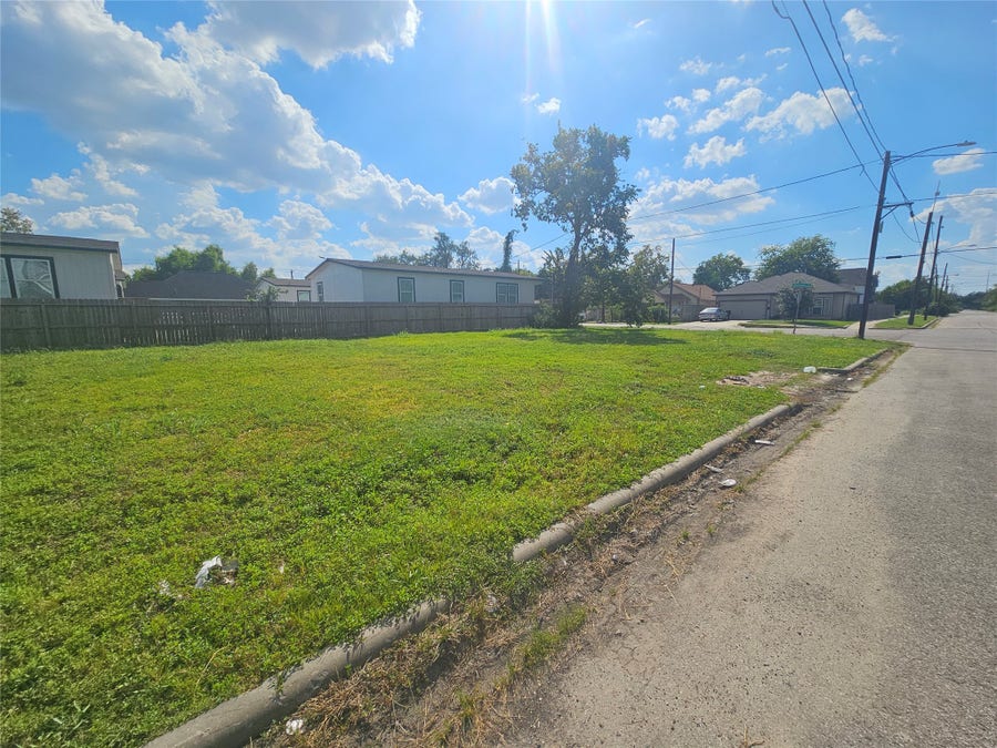 Property photo for 2602 Noble Street, Houston, TX