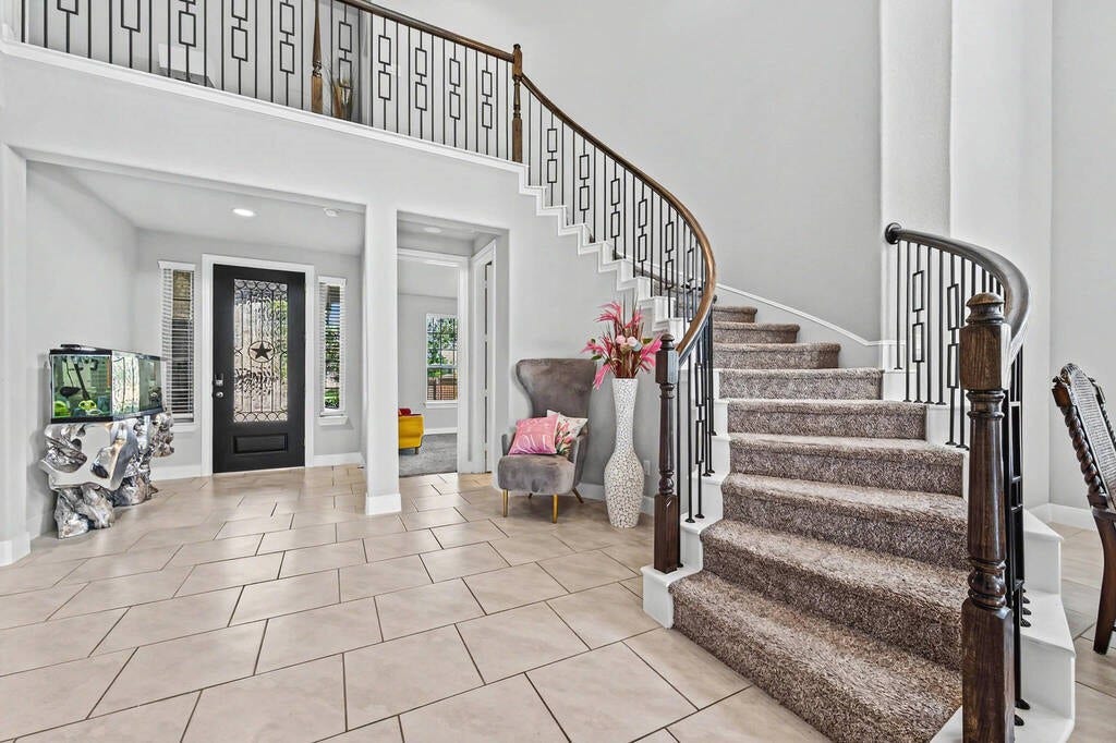 3514 Hampton Landing Court, Katy, TX 77494 Grand entrance with spiral staircase and sky high ceiling!