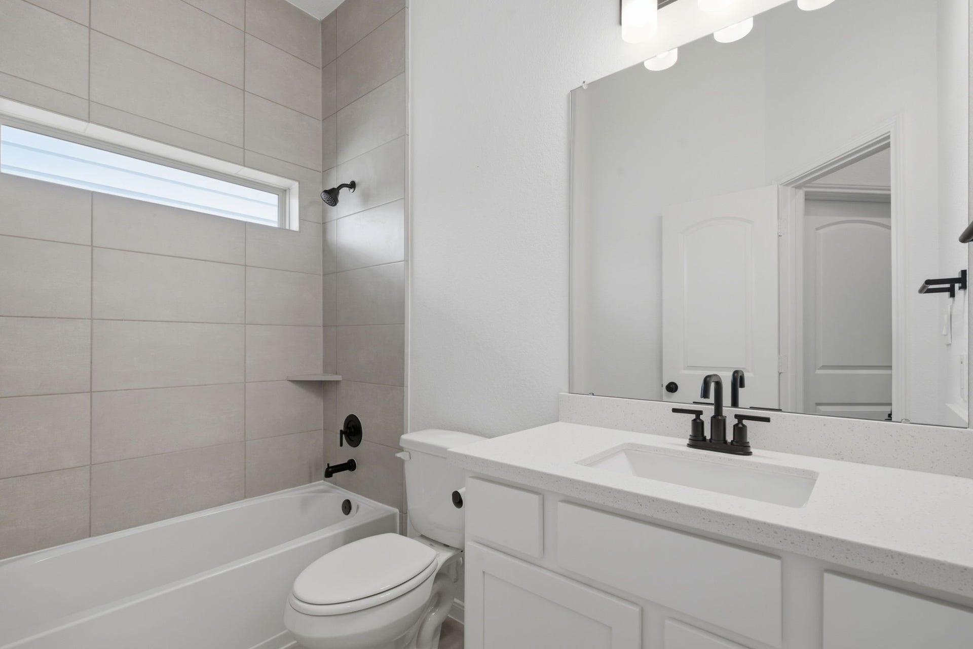224 Peninsula Point Drive, Montgomery, TX 77356