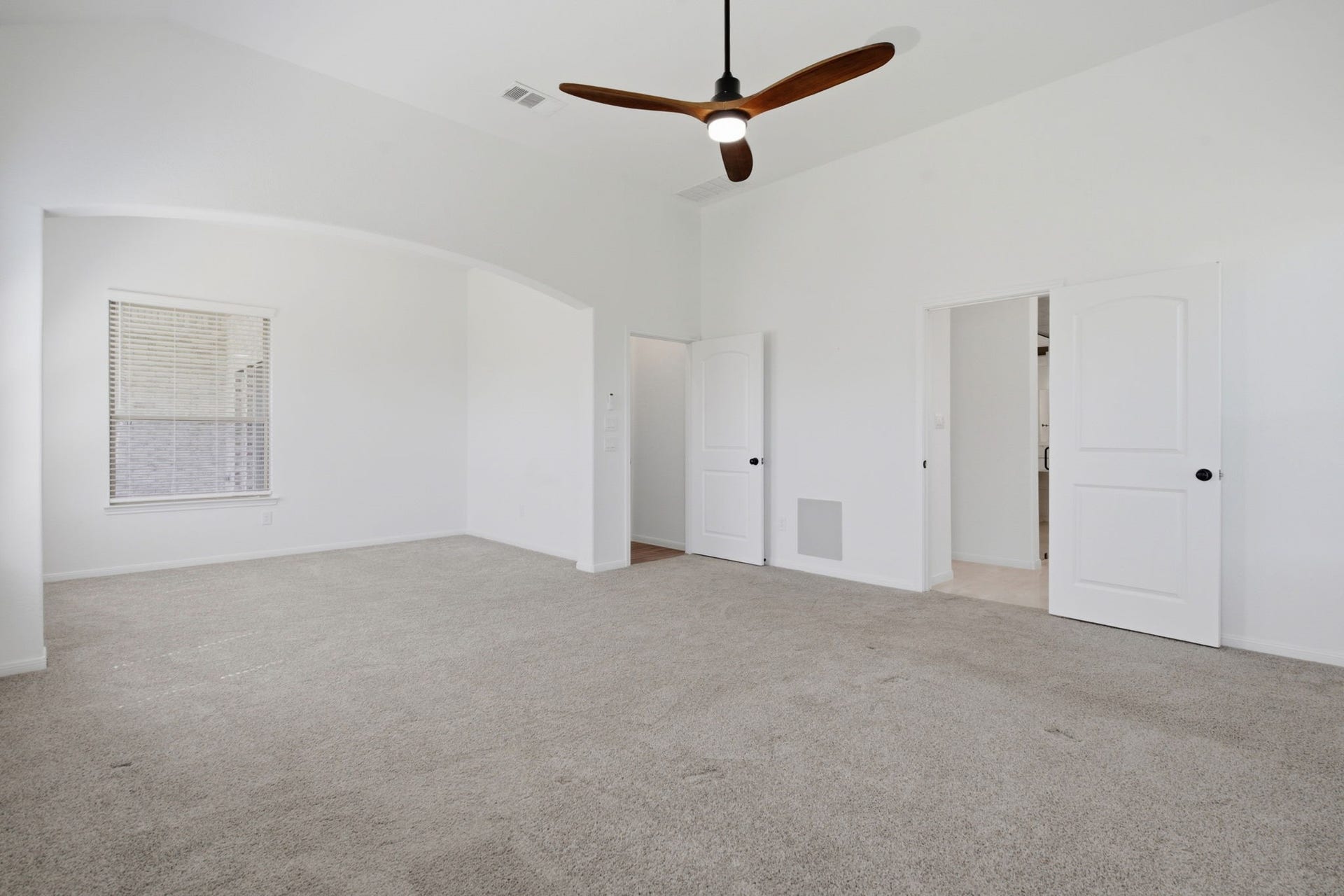 224 Peninsula Point Drive, Montgomery, TX 77356
