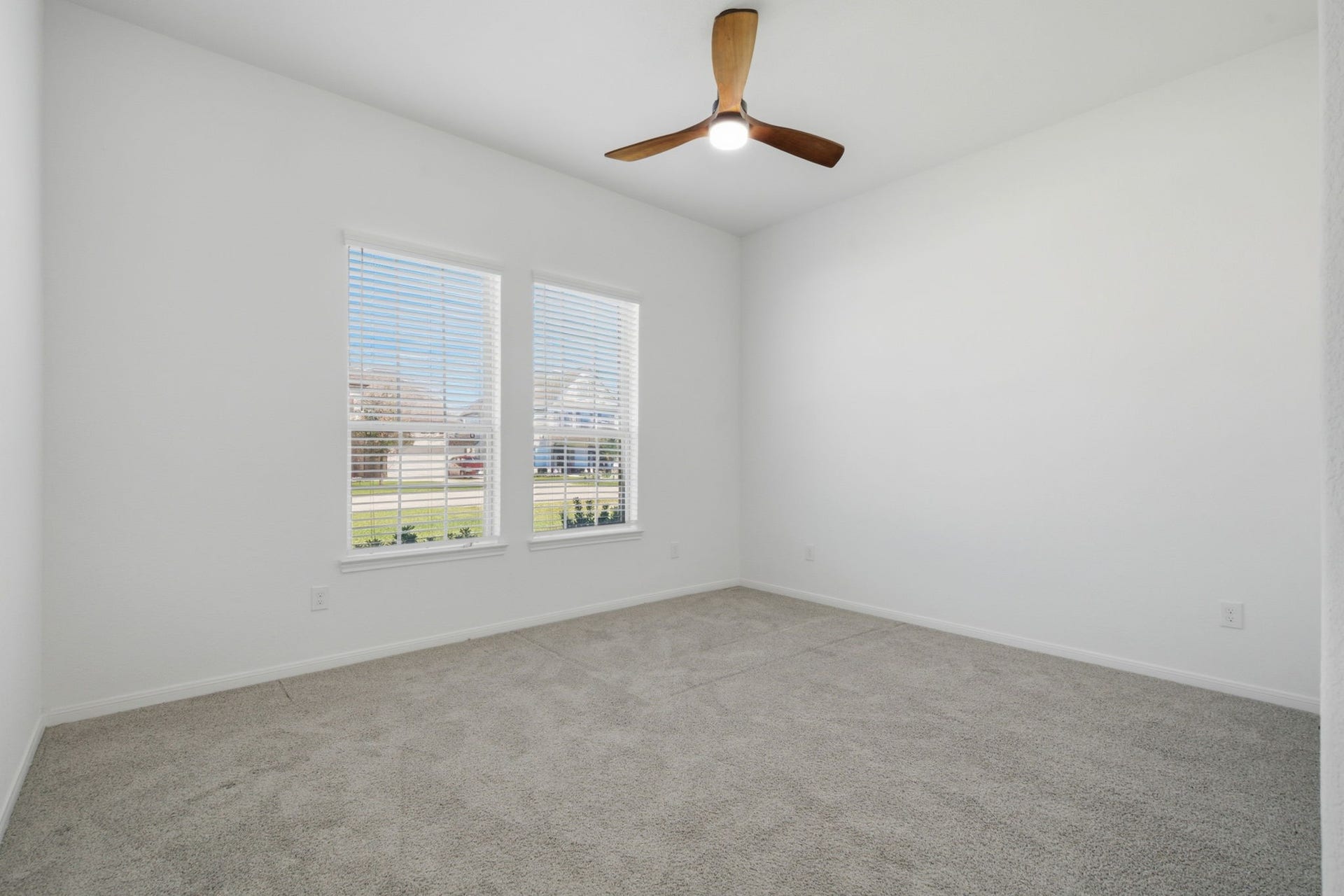 224 Peninsula Point Drive, Montgomery, TX 77356