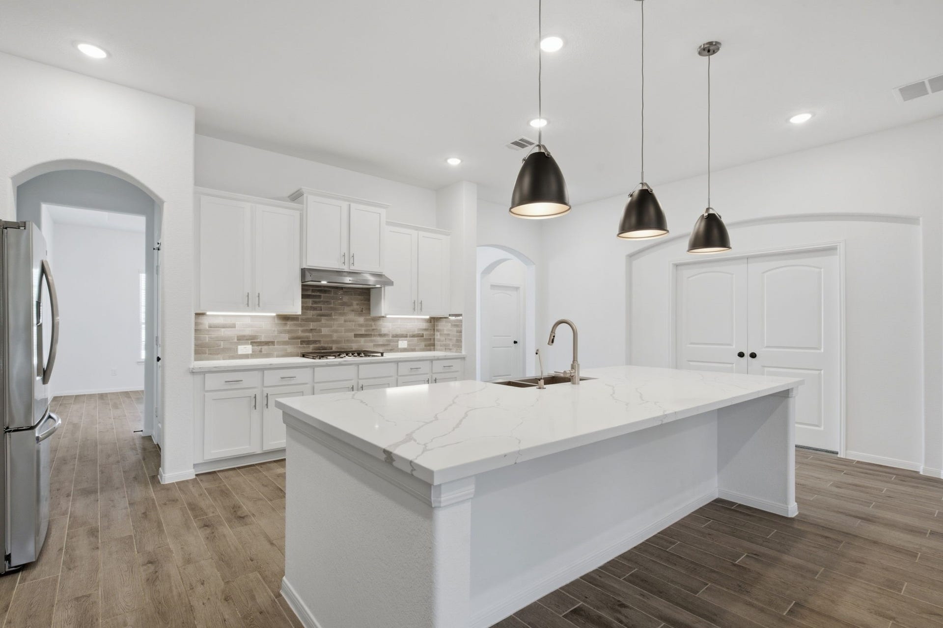 224 Peninsula Point Drive, Montgomery, TX 77356