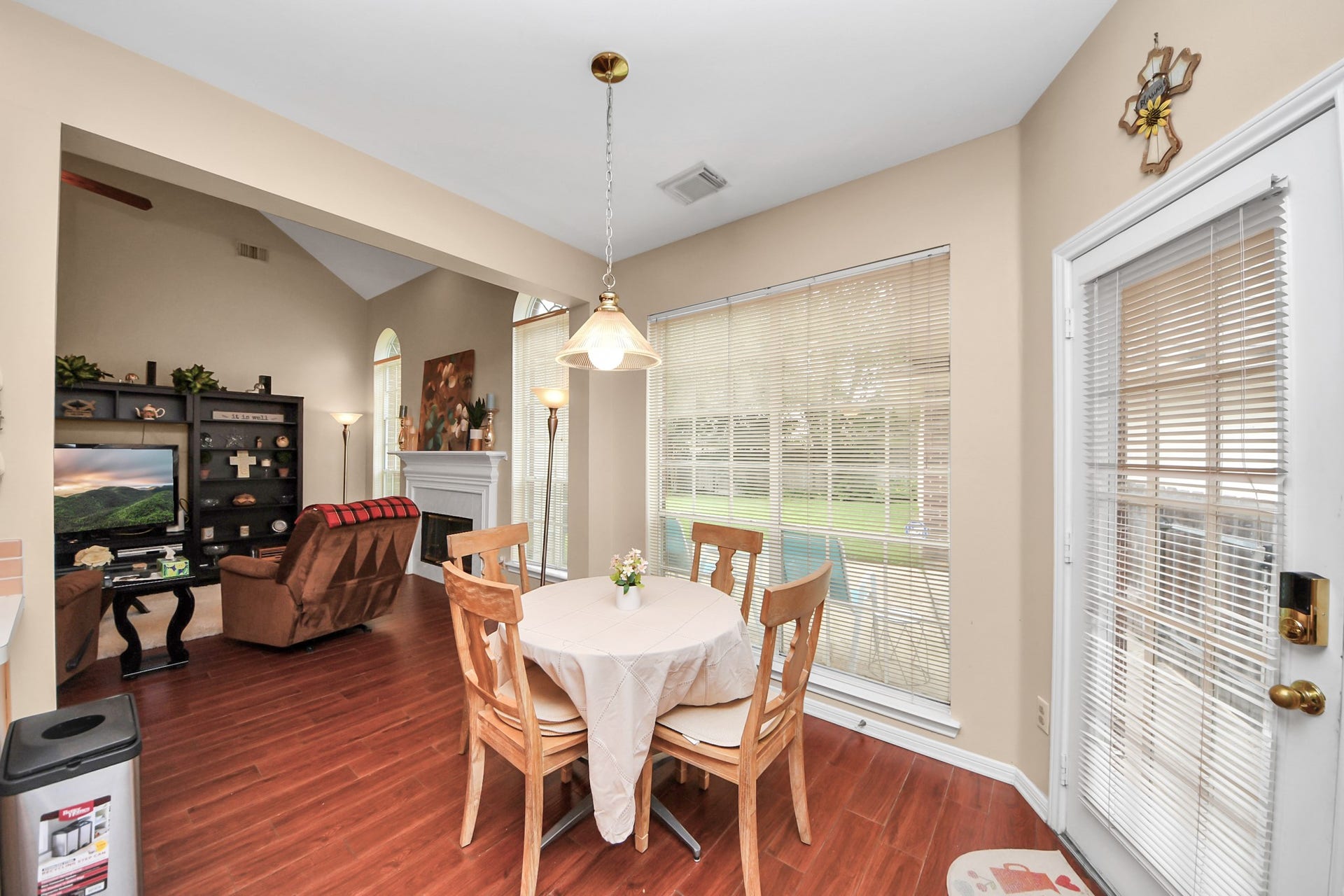 7015 Morningside Drive, Sugar Land, TX 77479 7015 Morningside Drive, Sugar Land, TX 77479