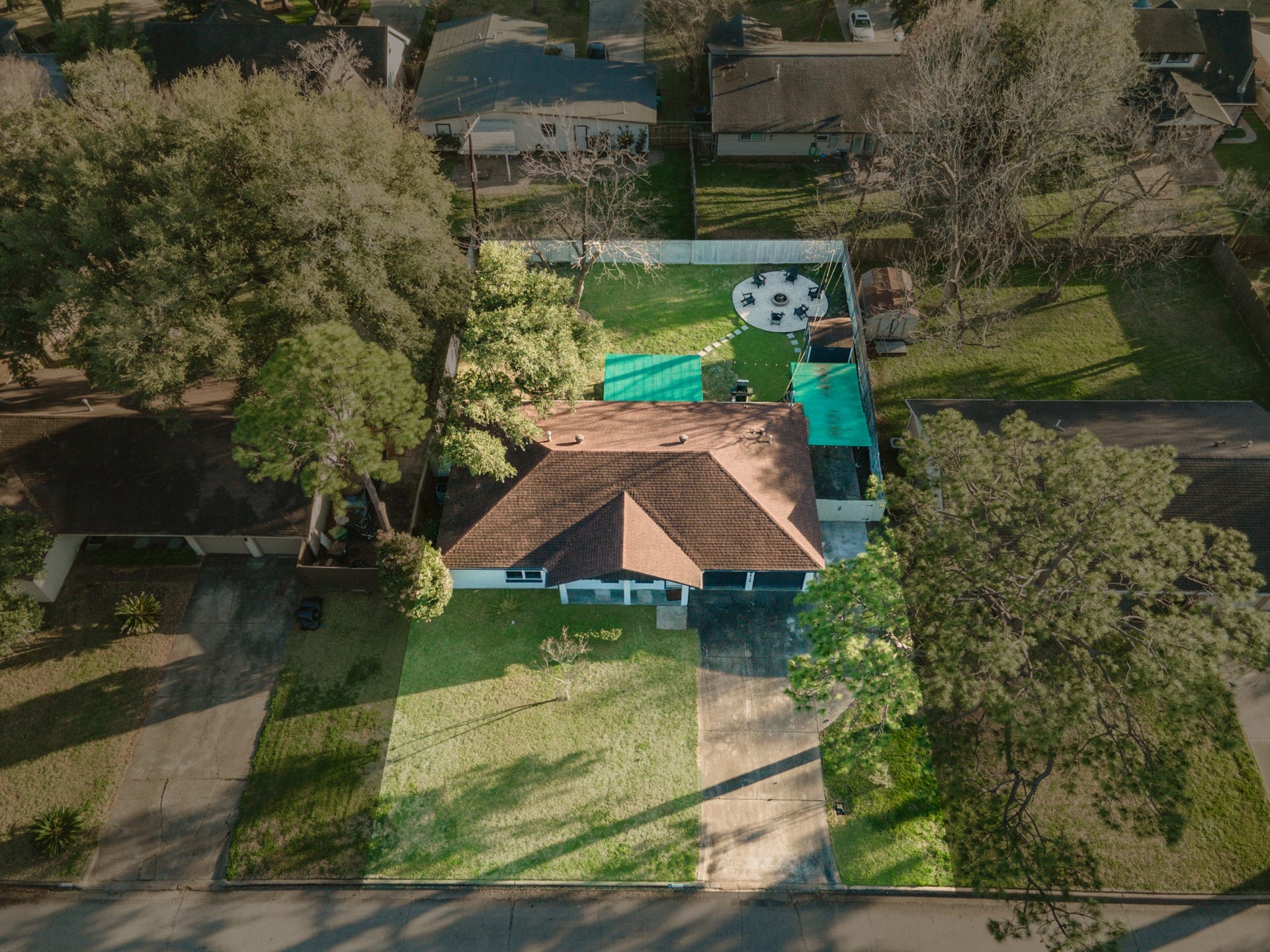 9515 Meadowglen Lane, Houston, TX 77063