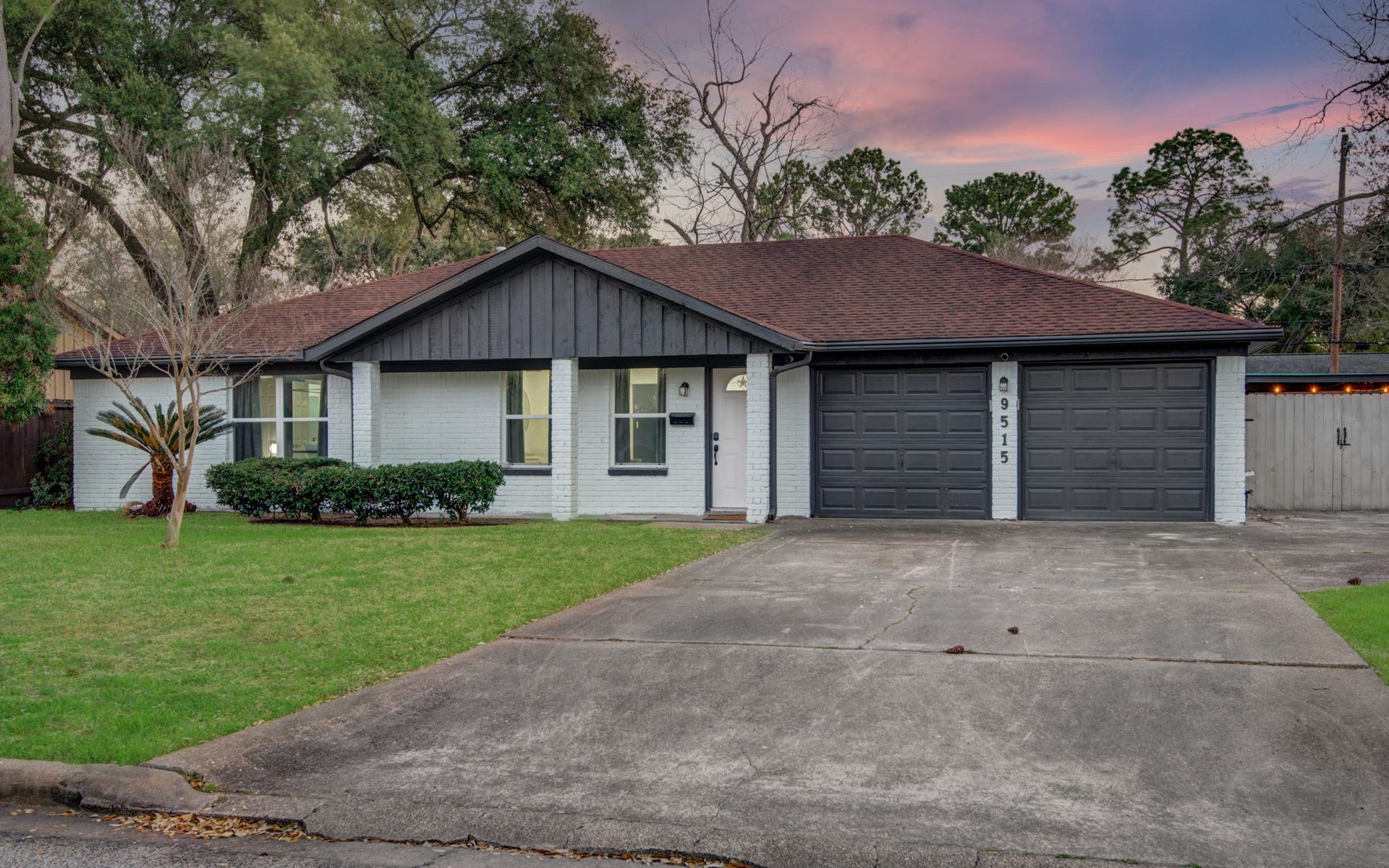 9515 Meadowglen Lane, Houston, TX 77063