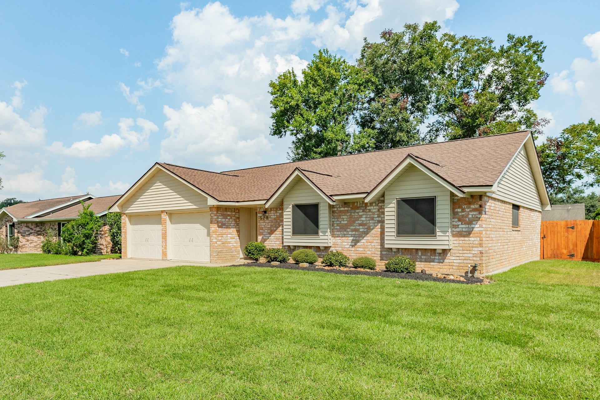 528 Daffodil Street, Lake Jackson, TX 77566 528 Daffodil Street, Lake Jackson, TX 77566