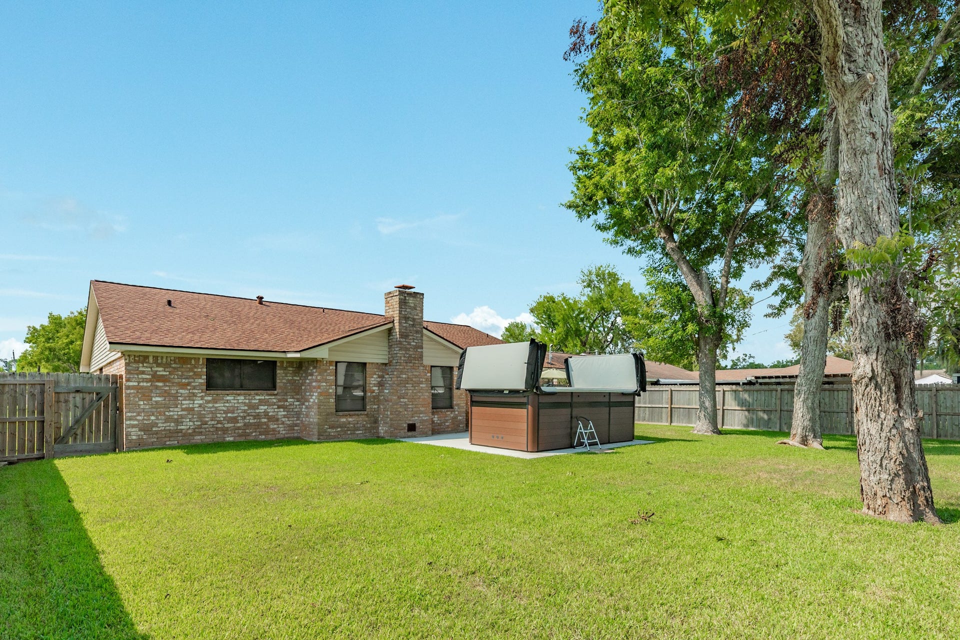 528 Daffodil Street, Lake Jackson, TX 77566 528 Daffodil Street, Lake Jackson, TX 77566
