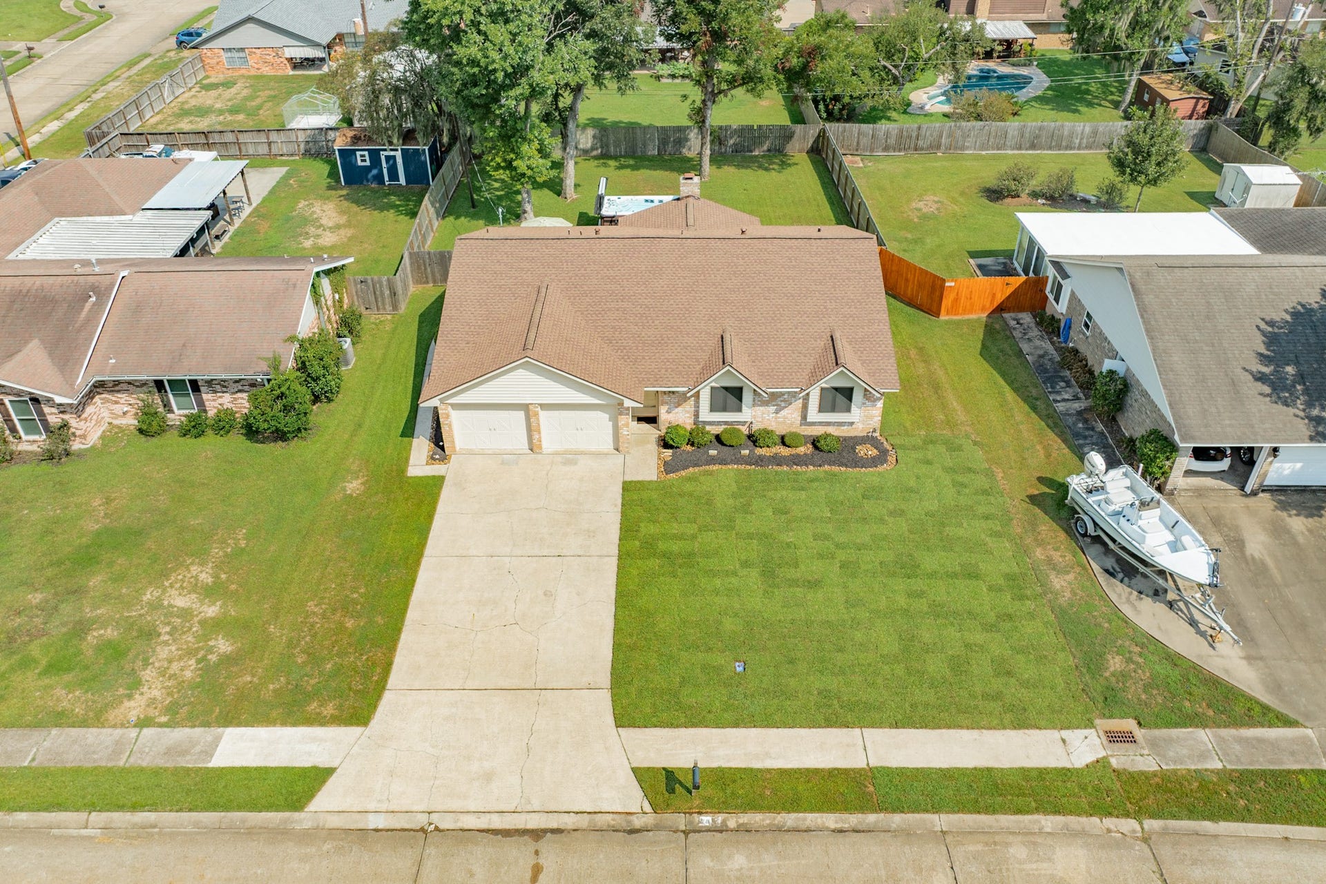 528 Daffodil Street, Lake Jackson, TX 77566 528 Daffodil Street, Lake Jackson, TX 77566