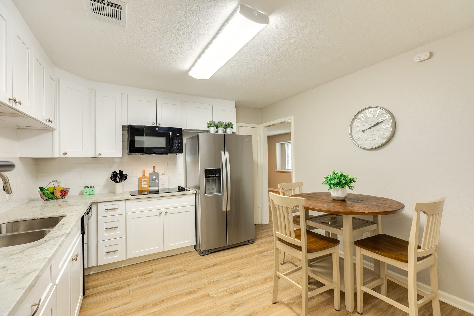 528 Daffodil Street, Lake Jackson, TX 77566 528 Daffodil Street, Lake Jackson, TX 77566