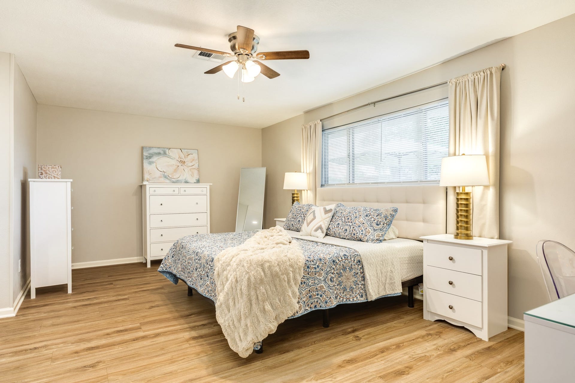 528 Daffodil Street, Lake Jackson, TX 77566 528 Daffodil Street, Lake Jackson, TX 77566