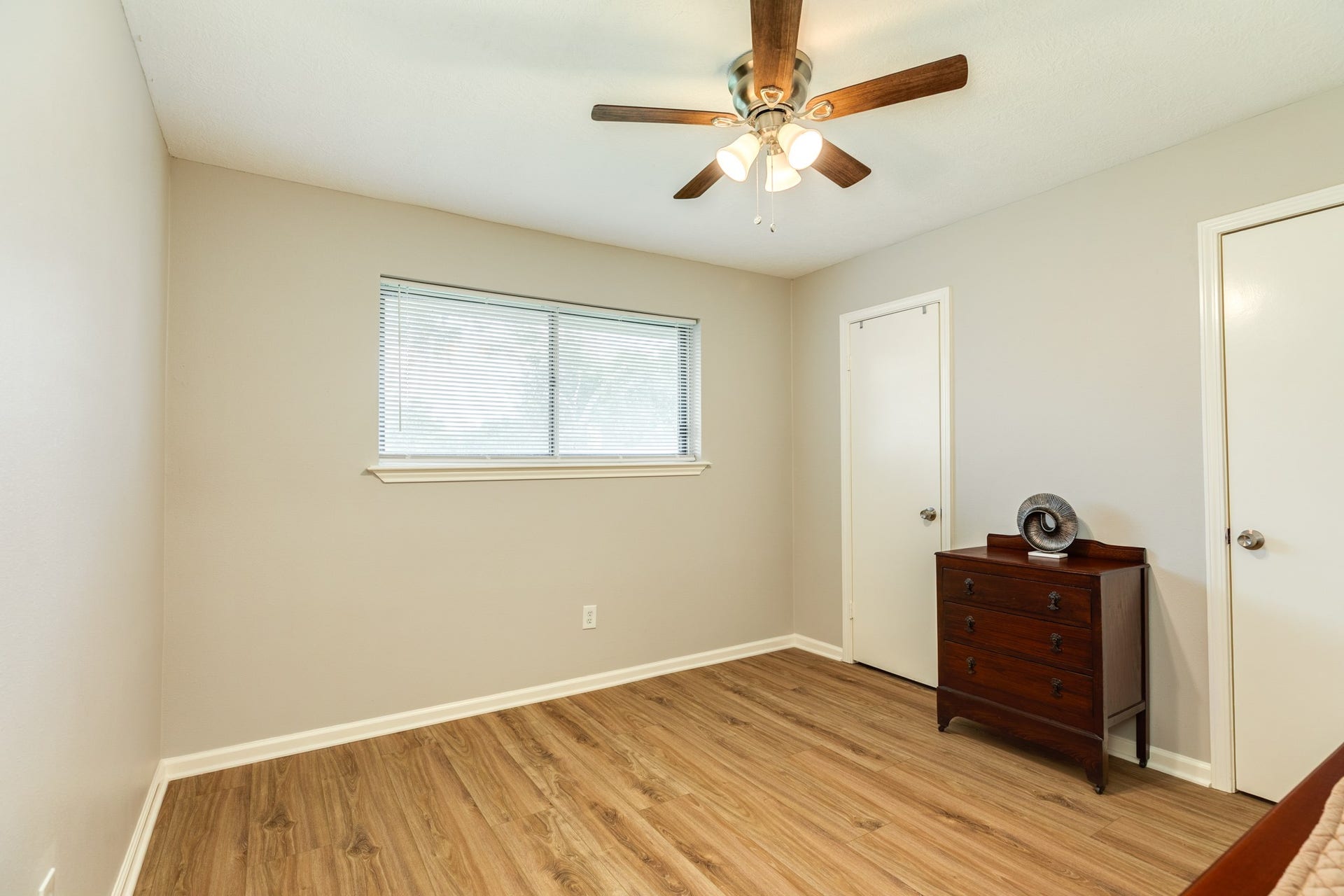 528 Daffodil Street, Lake Jackson, TX 77566 528 Daffodil Street, Lake Jackson, TX 77566
