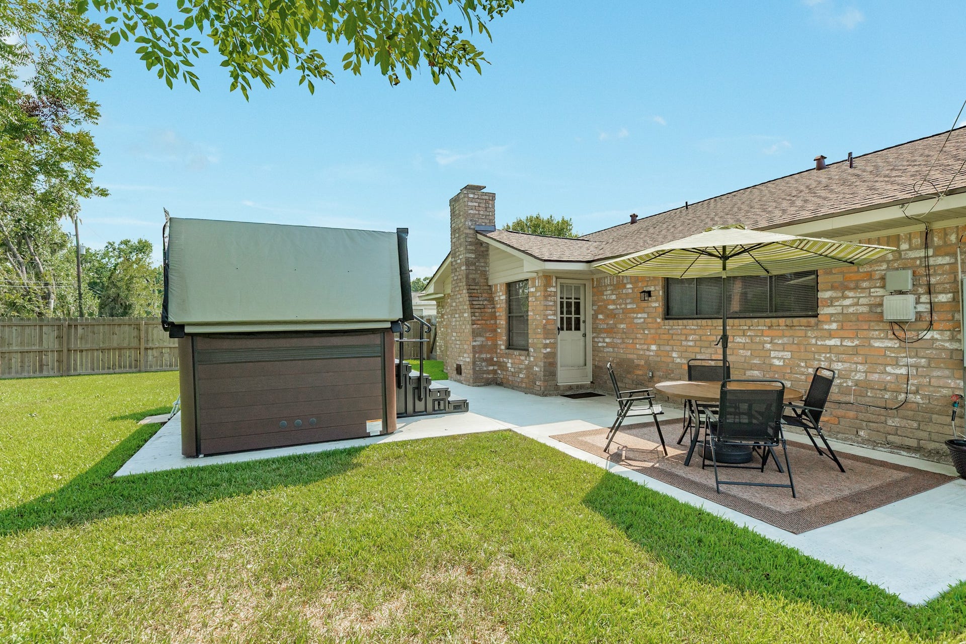528 Daffodil Street, Lake Jackson, TX 77566 528 Daffodil Street, Lake Jackson, TX 77566
