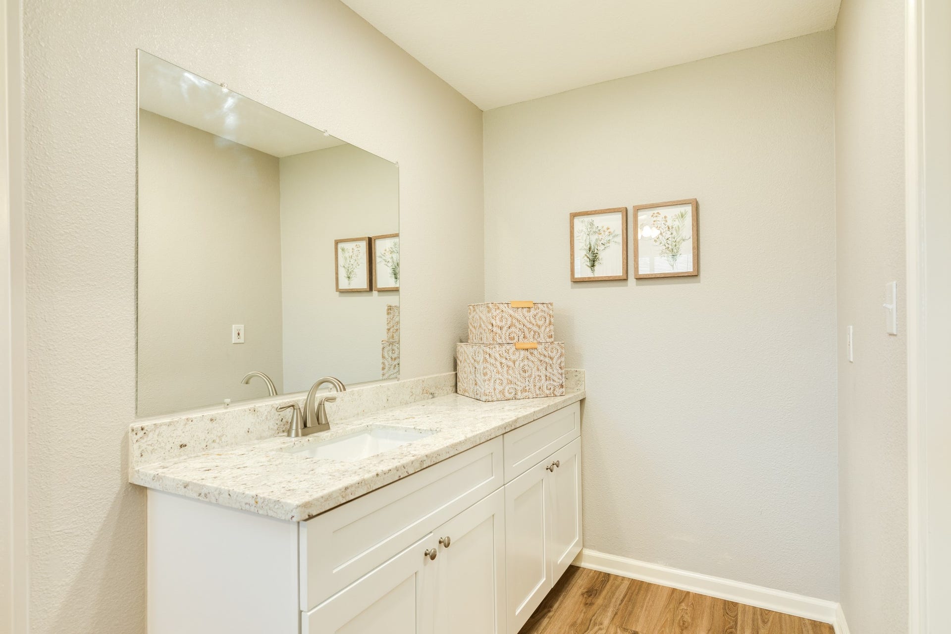 528 Daffodil Street, Lake Jackson, TX 77566 528 Daffodil Street, Lake Jackson, TX 77566