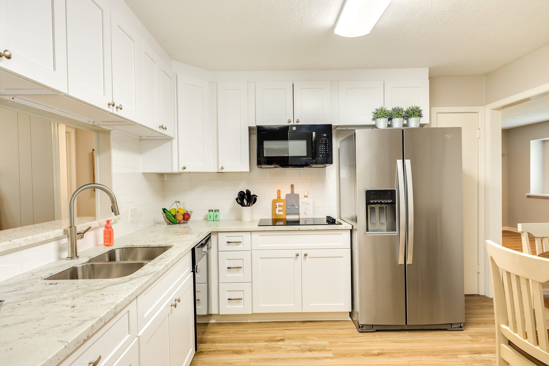 528 Daffodil Street, Lake Jackson, TX 77566 528 Daffodil Street, Lake Jackson, TX 77566