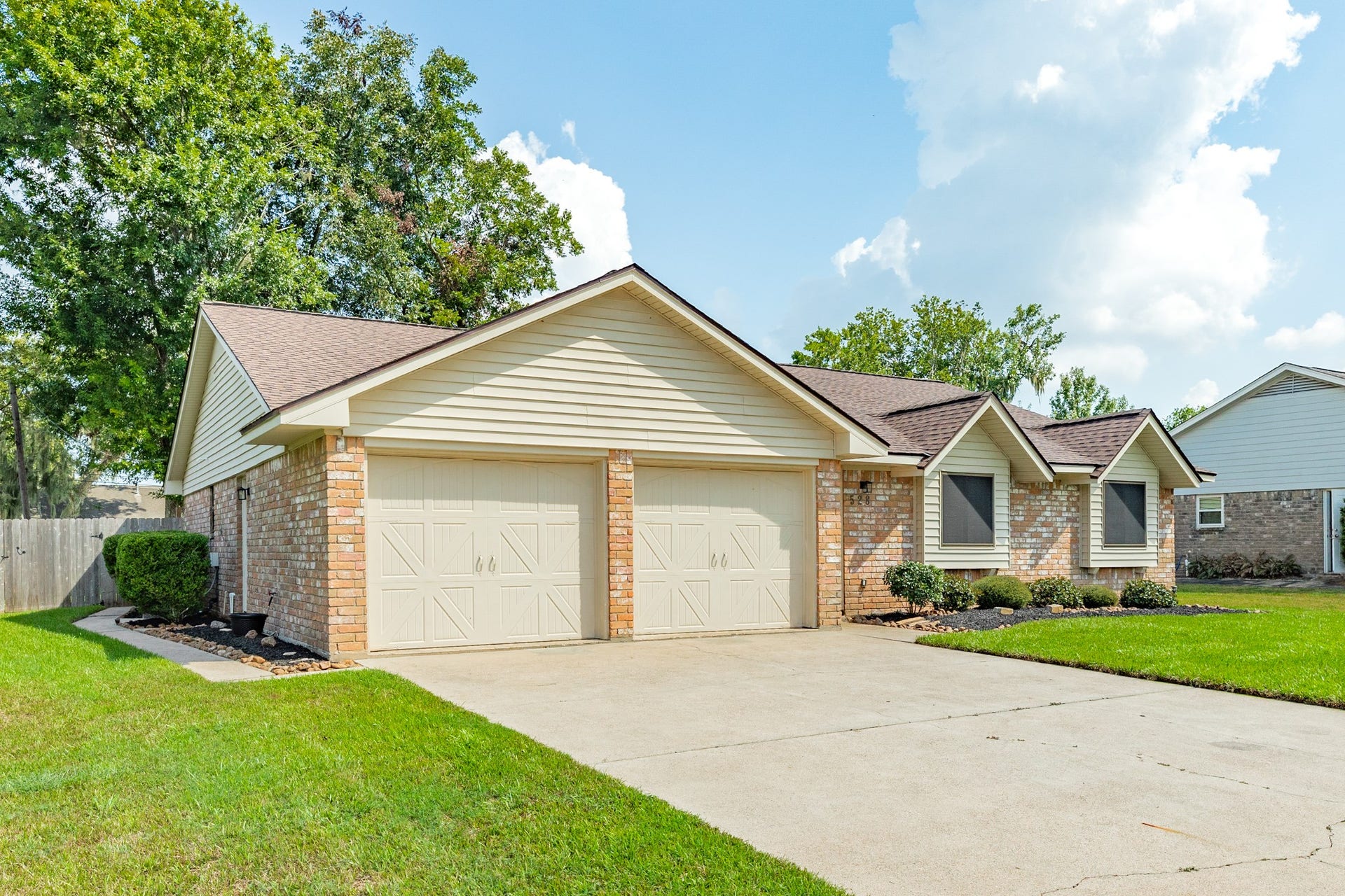 528 Daffodil Street, Lake Jackson, TX 77566 528 Daffodil Street, Lake Jackson, TX 77566