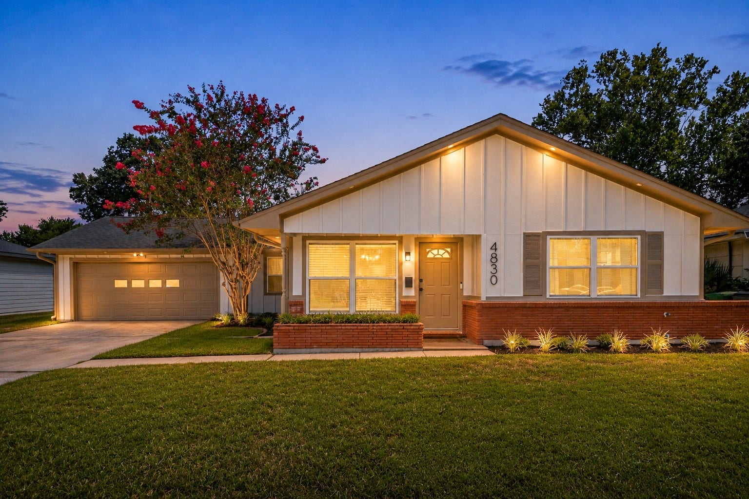 4830 Hummingbird Street, Houston, TX 77035 4830 Hummingbird Street, Houston, TX 77035