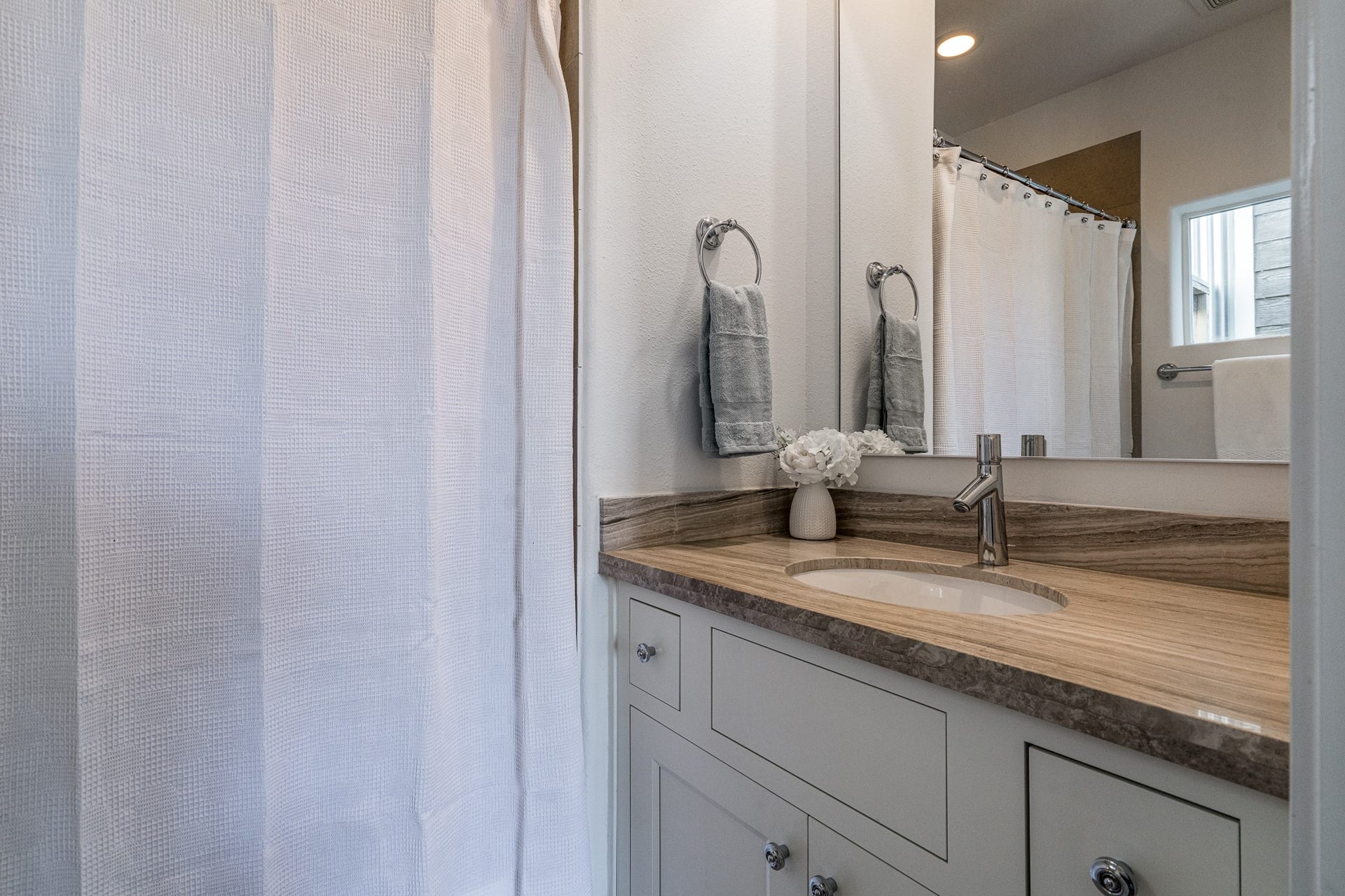 8624 Emnora Lane, Houston, TX 77080 And has an ensuite bath.