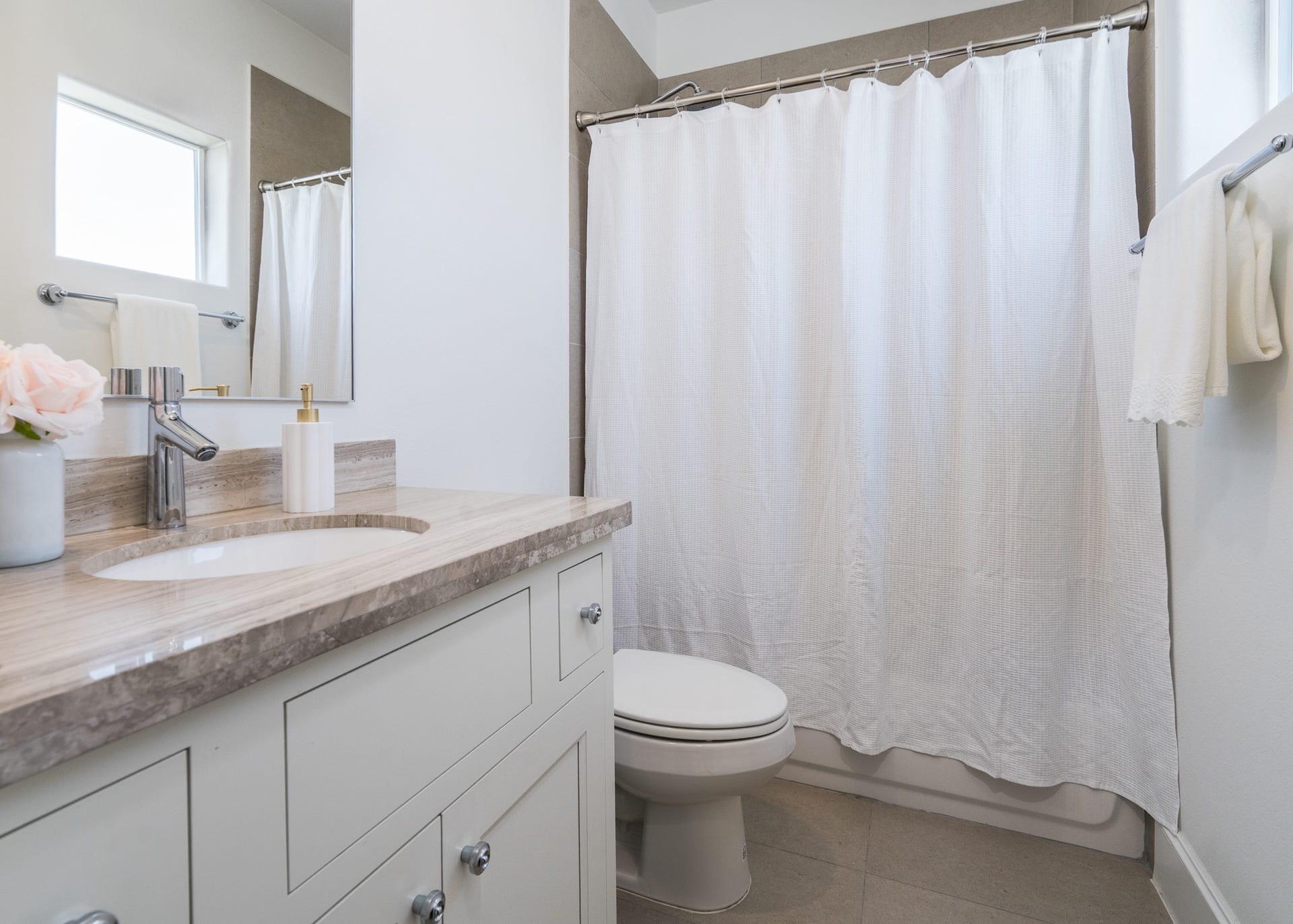 8624 Emnora Lane, Houston, TX 77080 With an ensuite bathroom.