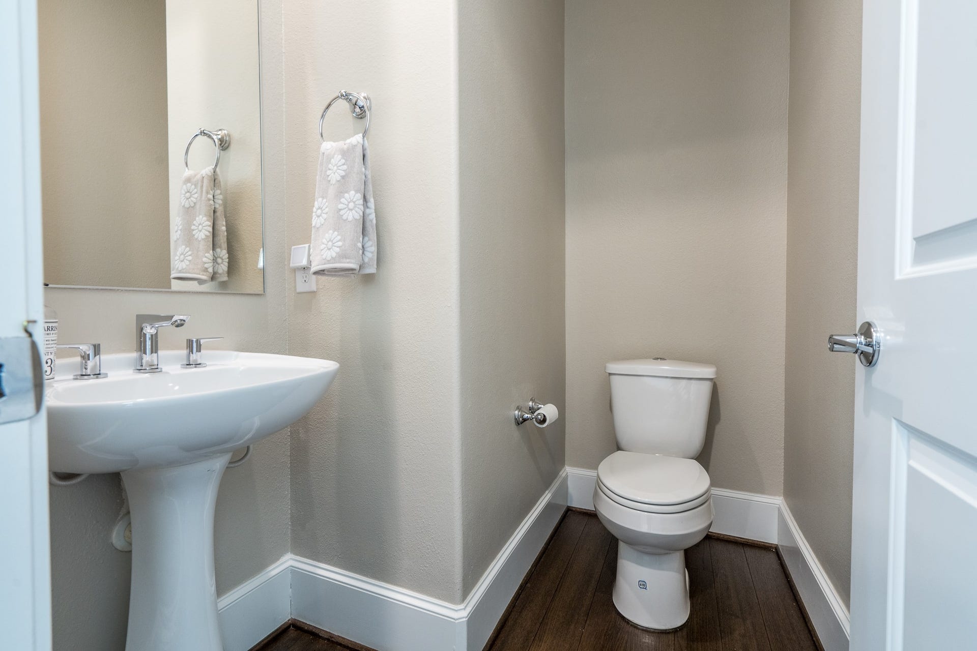 8624 Emnora Lane, Houston, TX 77080 There is a half bath located on the second floor.