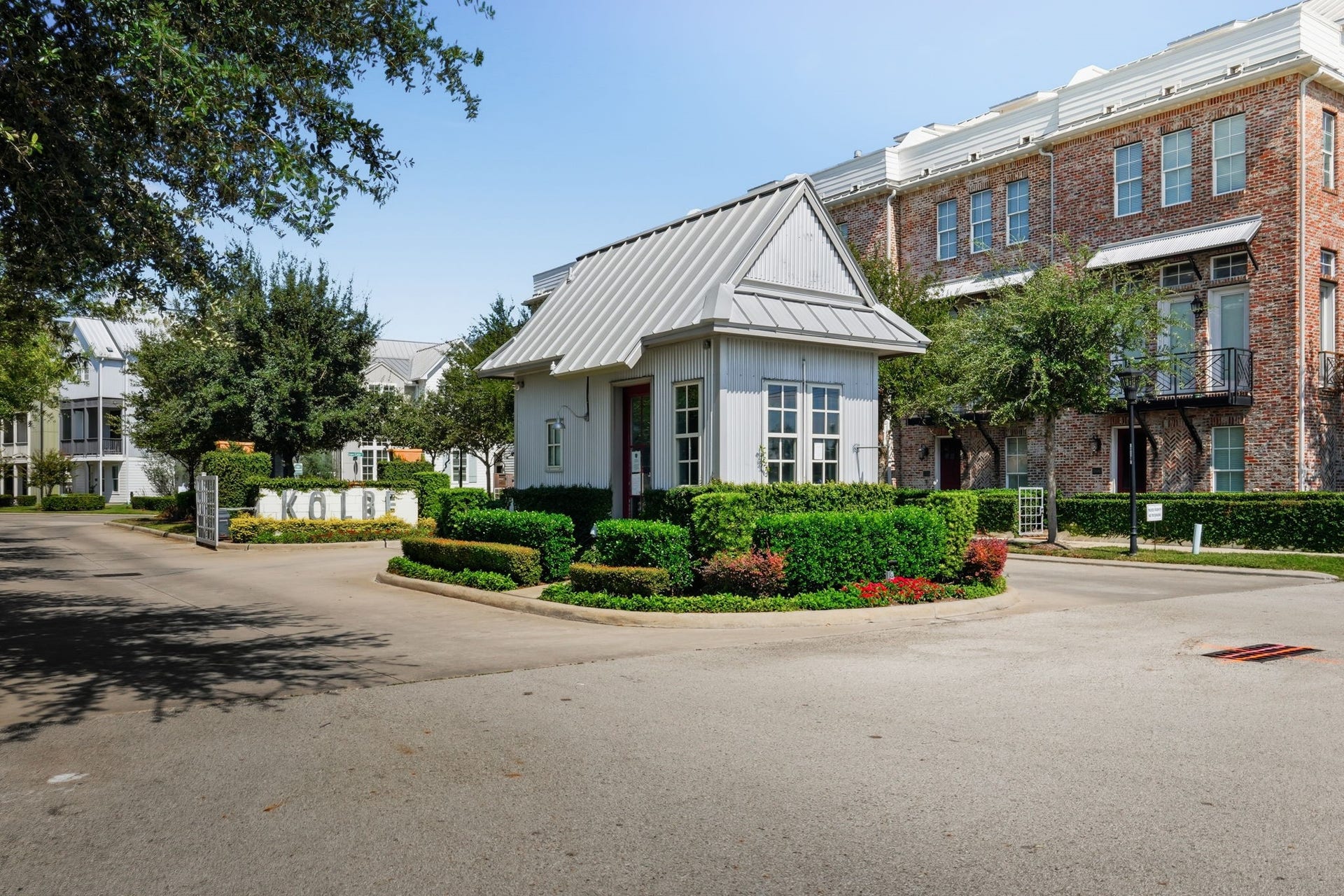 8624 Emnora Lane, Houston, TX 77080 Entrance to Kolbe Farms.