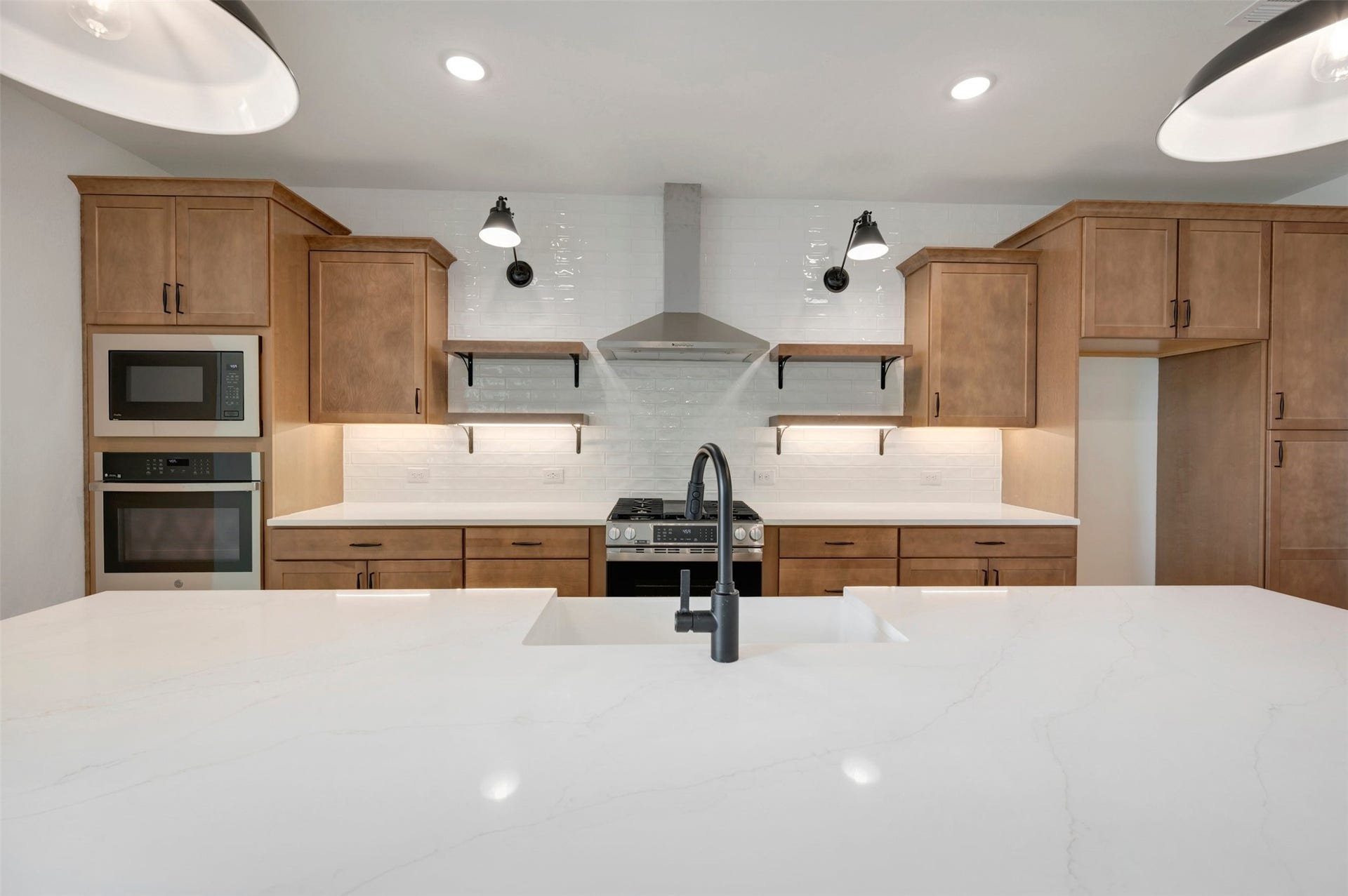 4005 Cardinal Way, Waller, TX 77484 Chef-worthy kitchen