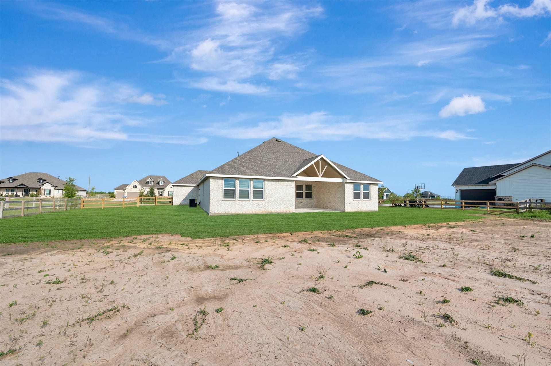 4005 Cardinal Way, Waller, TX 77484 Amazing backyard!
