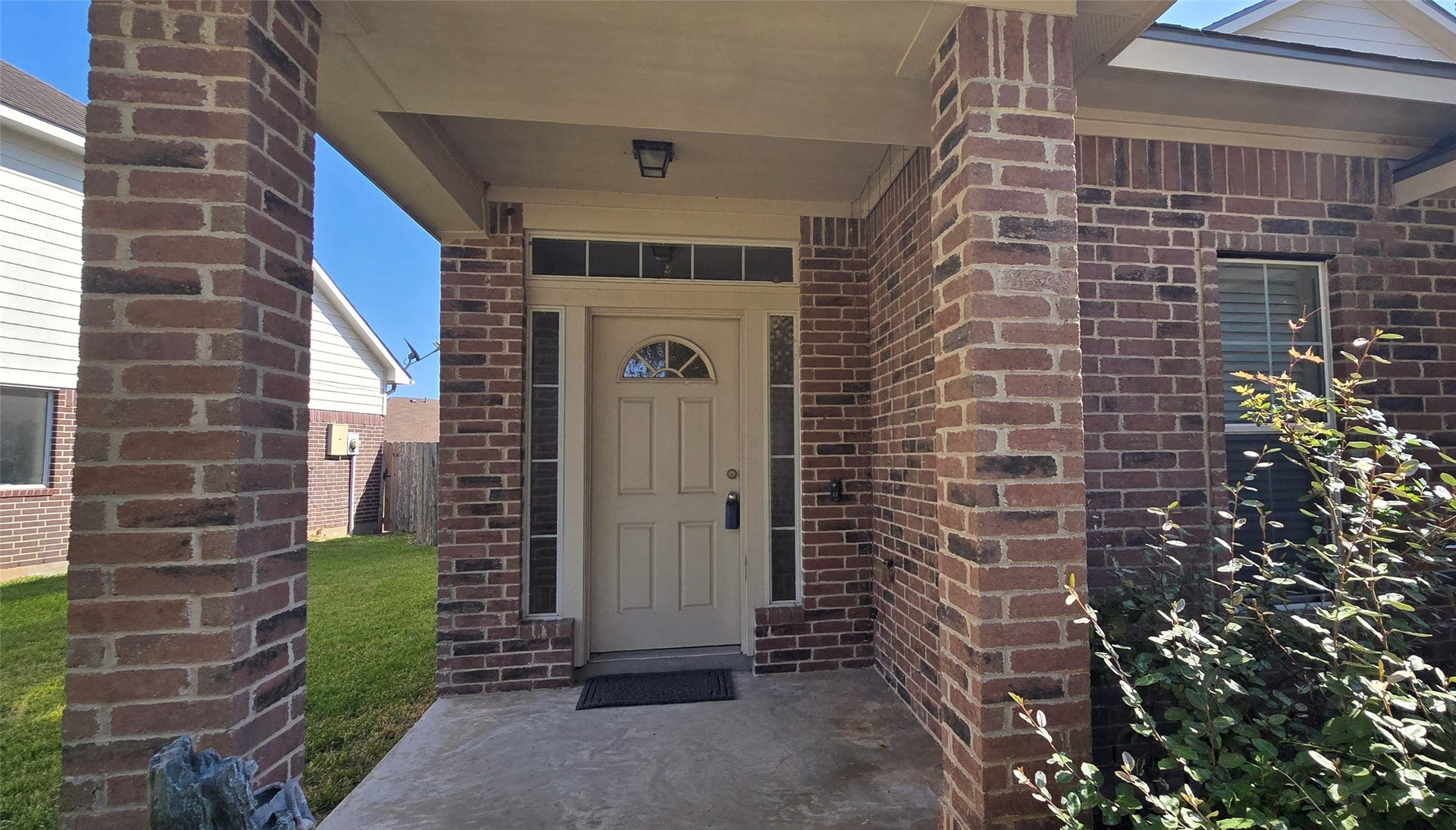 1903 Roaring Springs Drive, Pearland, TX 77584 1903 Roaring Springs Drive, Pearland, TX 77584