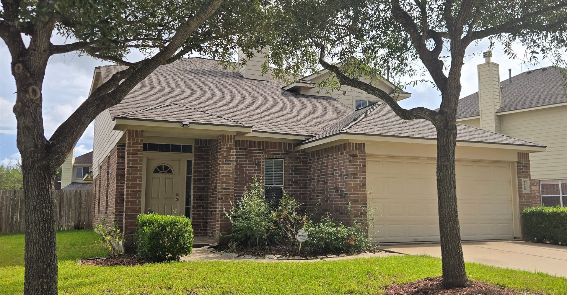 1903 Roaring Springs Drive, Pearland, TX 77584 1903 Roaring Springs Drive, Pearland, TX 77584