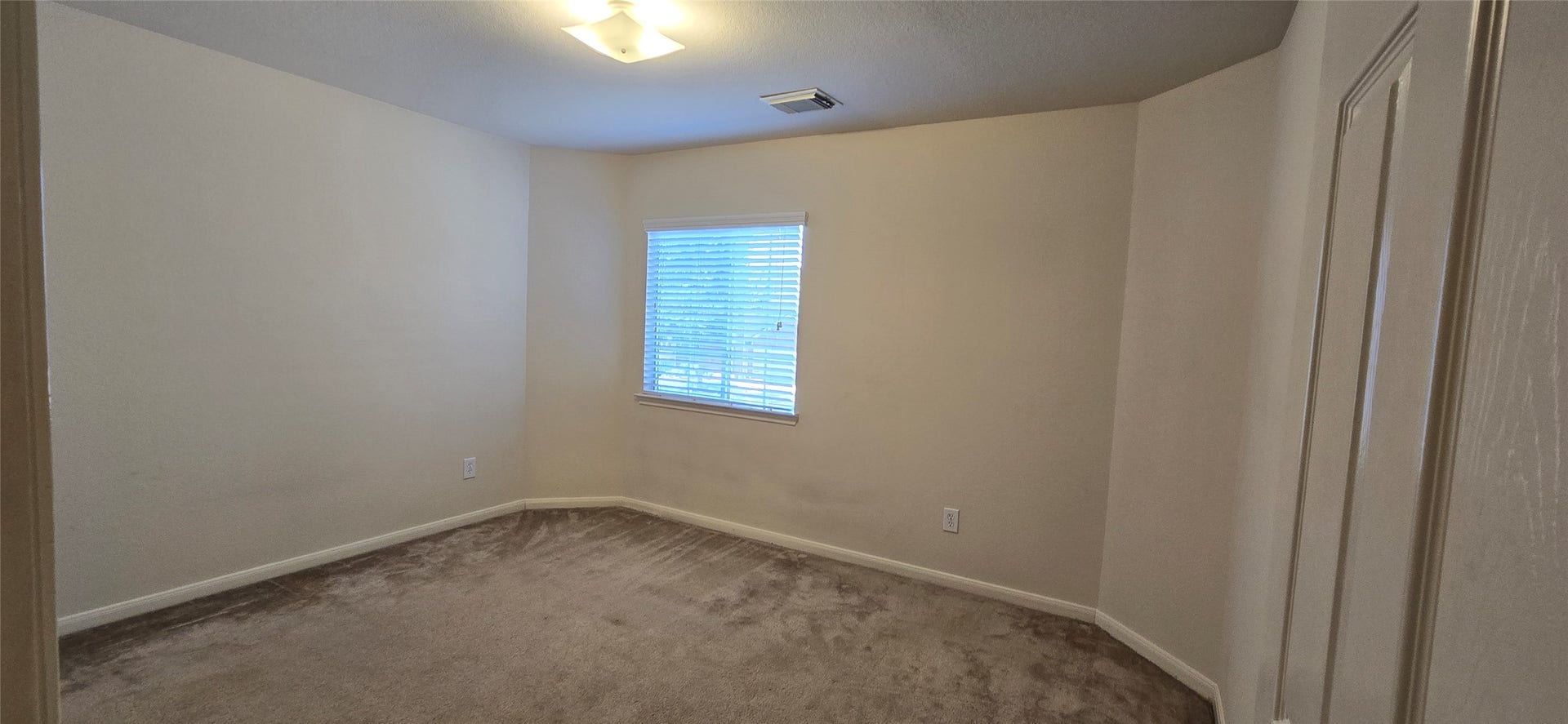 1903 Roaring Springs Drive, Pearland, TX 77584 1903 Roaring Springs Drive, Pearland, TX 77584