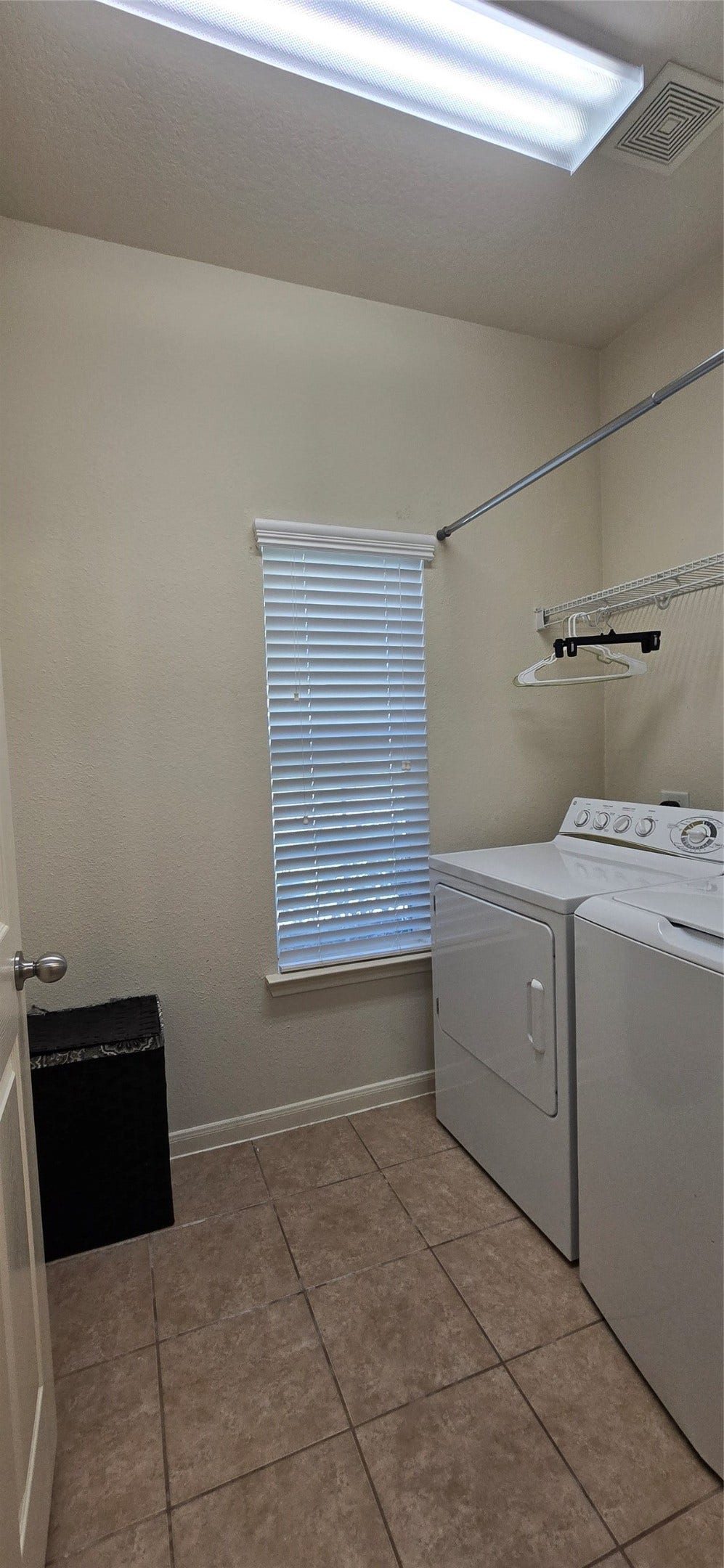 1903 Roaring Springs Drive, Pearland, TX 77584 1903 Roaring Springs Drive, Pearland, TX 77584