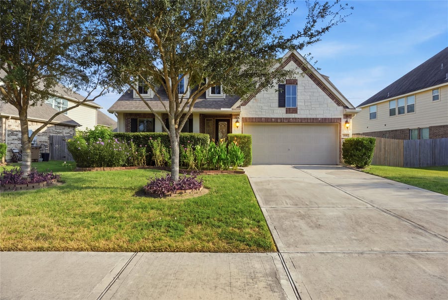 Property photo for 1717 Oakdale Mist Drive, Dickinson, TX