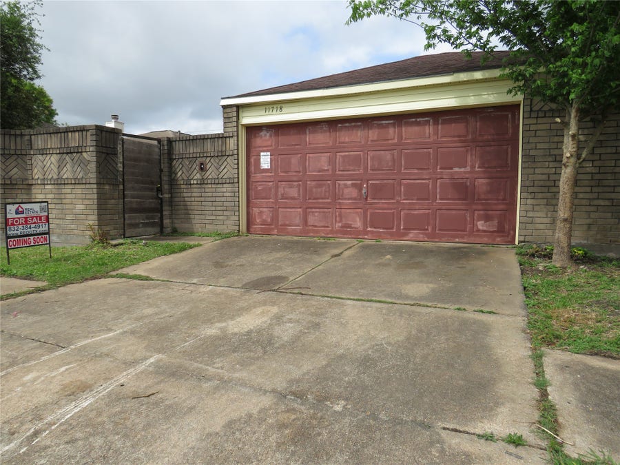 Property photo for 11718 Coachfield Lane, Houston, TX