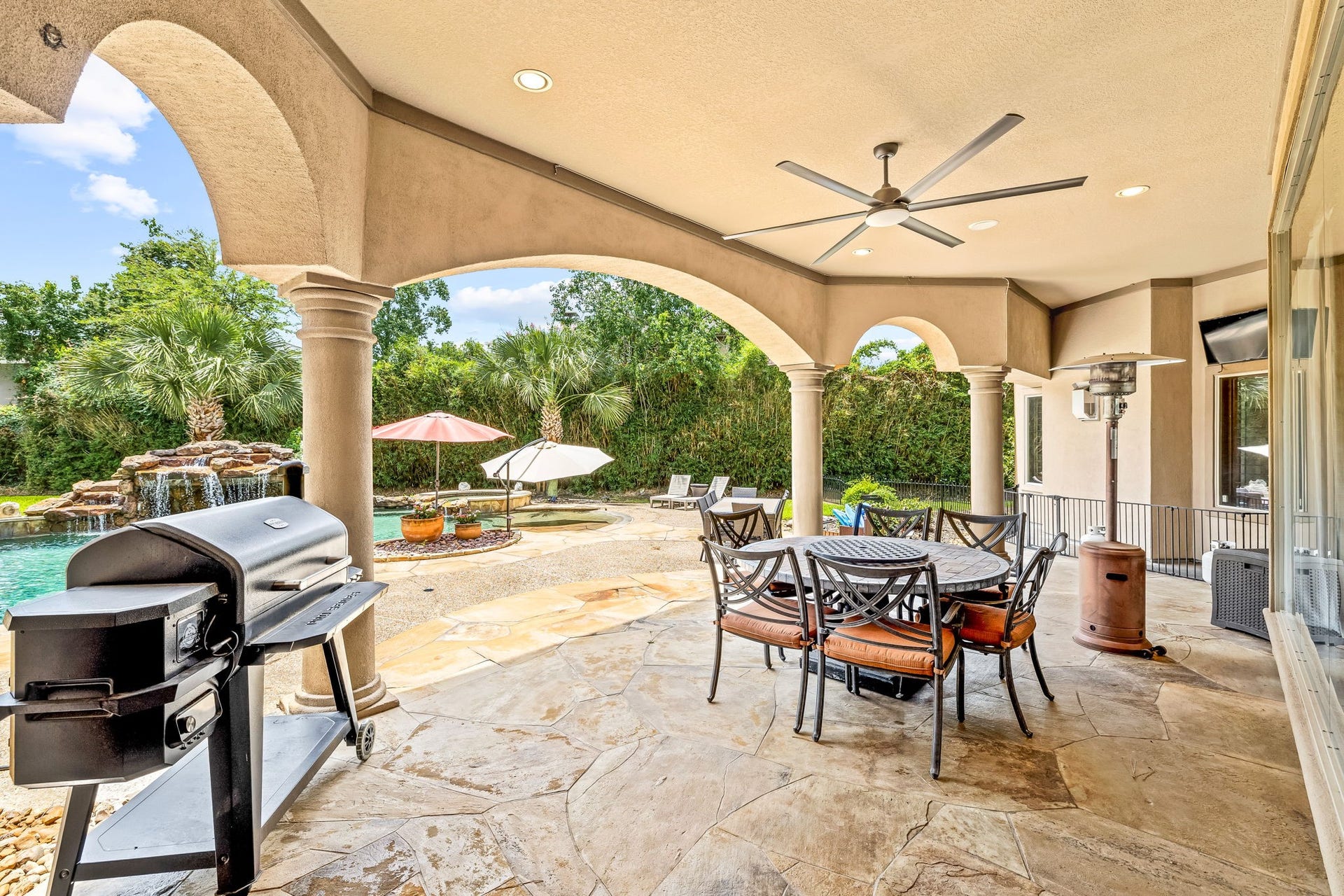 23 Oak Cove Lane, Humble, TX 77346