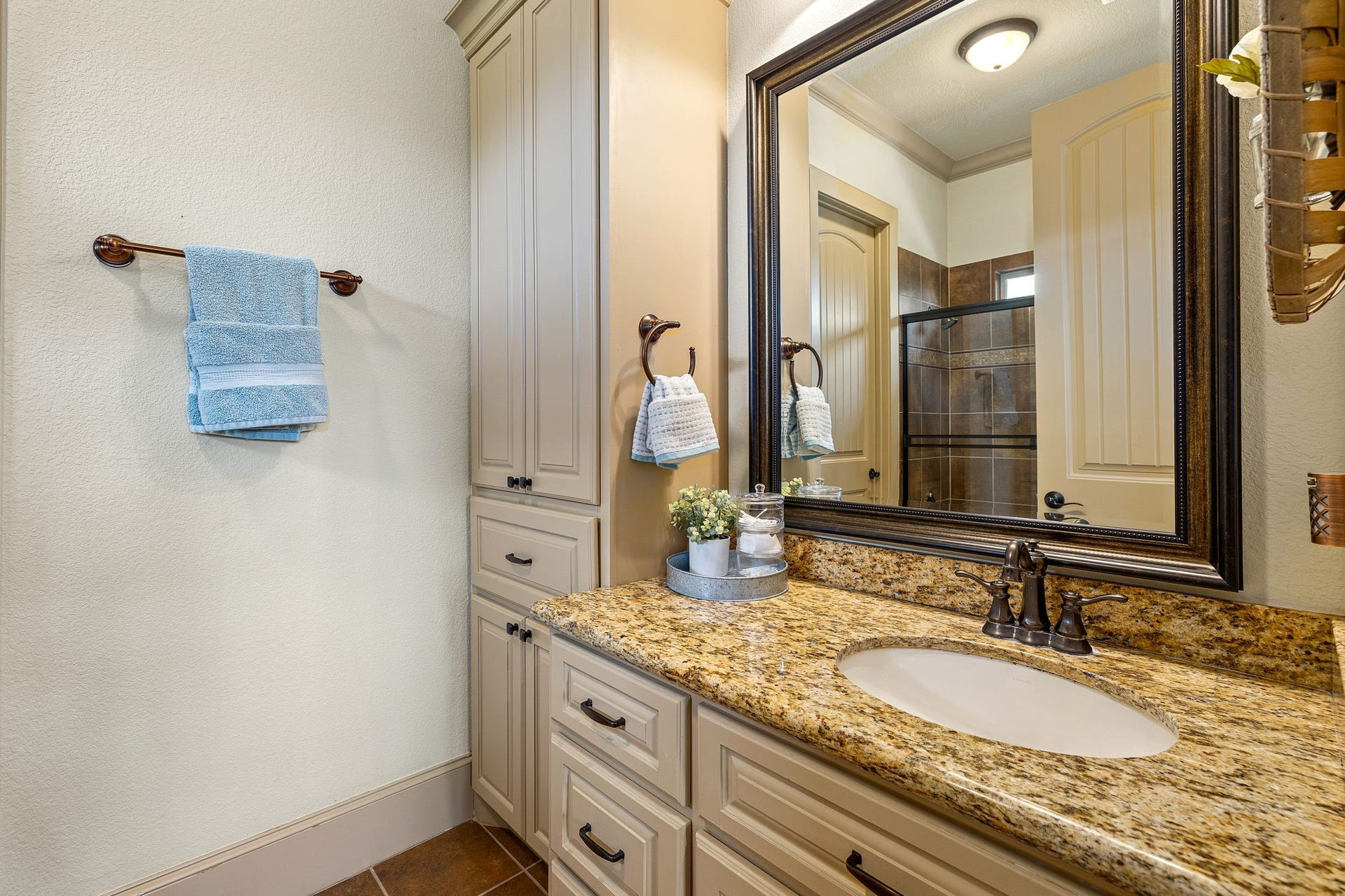 23 Oak Cove Lane, Humble, TX 77346