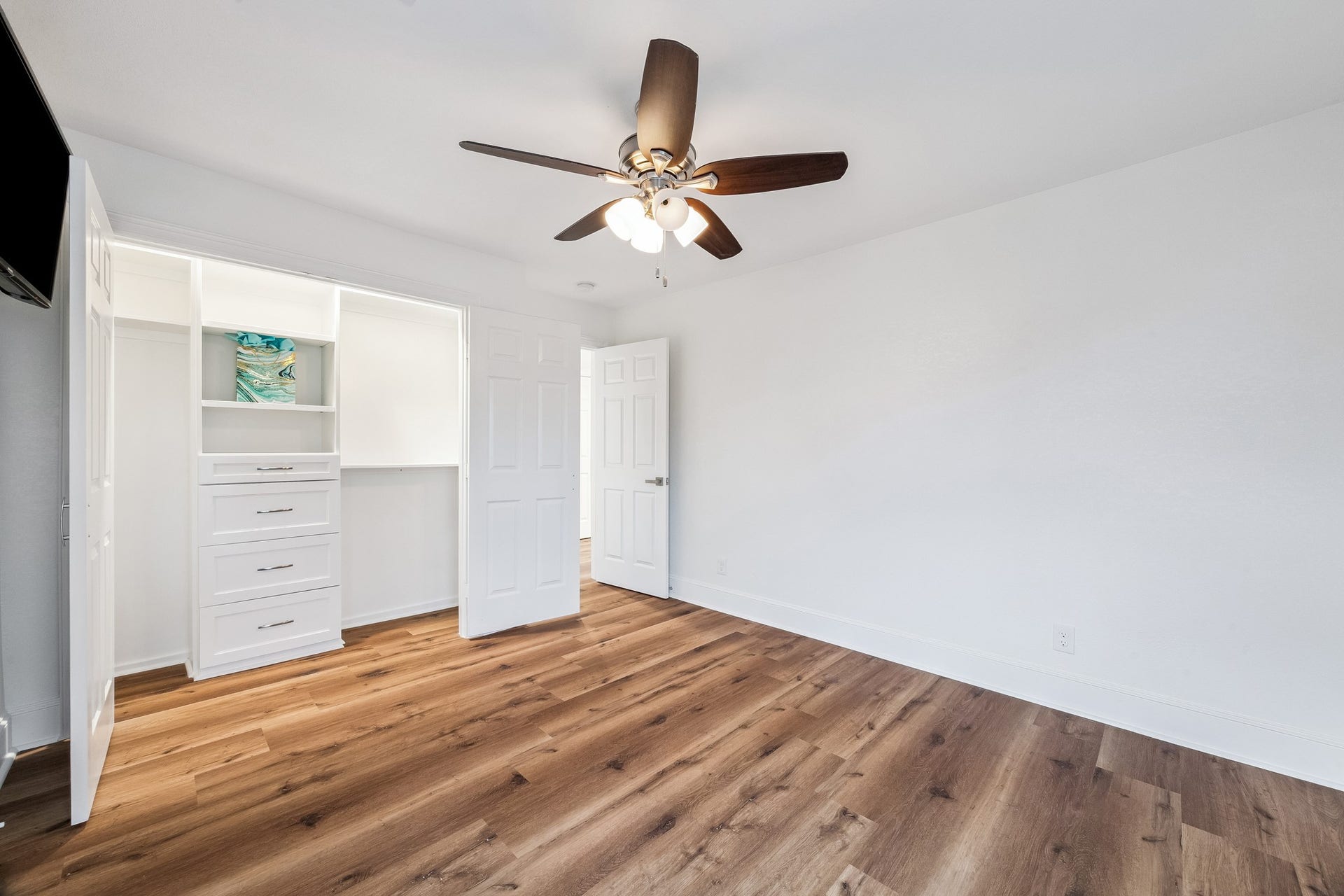407 Isles End Road, Tiki Island, TX 77554 BEDROOM