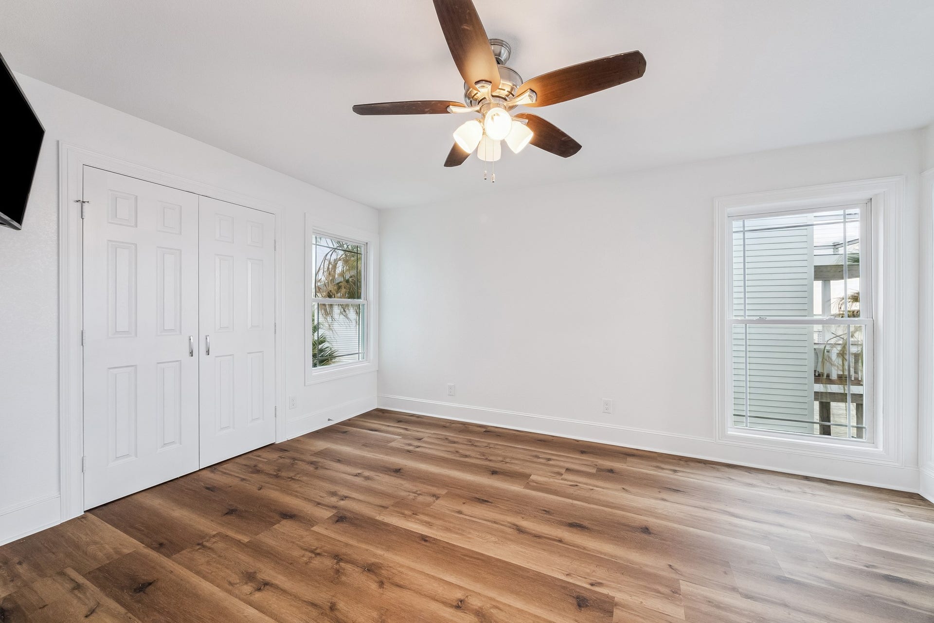 407 Isles End Road, Tiki Island, TX 77554 BEDROOM