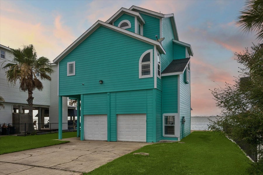 Property photo for 407 Isles End Road, Tiki Island, TX