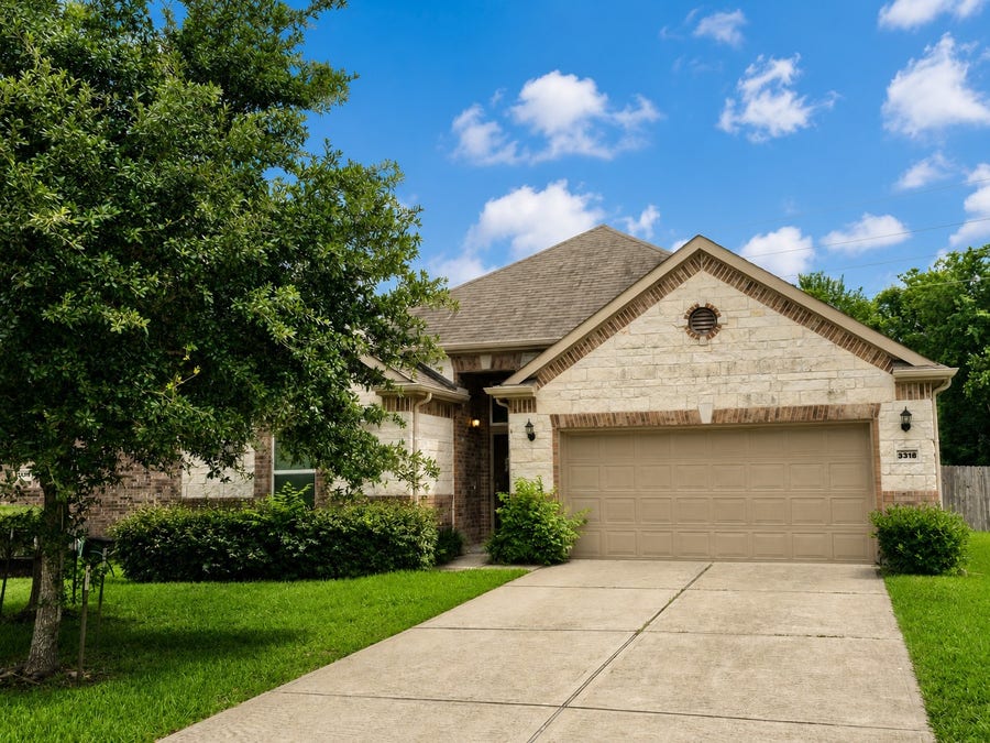 Property photo for 3318 Regal Park Lane, Pearland, TX