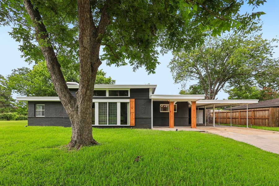Property photo for 159 Oak Drive, Lake Jackson, TX