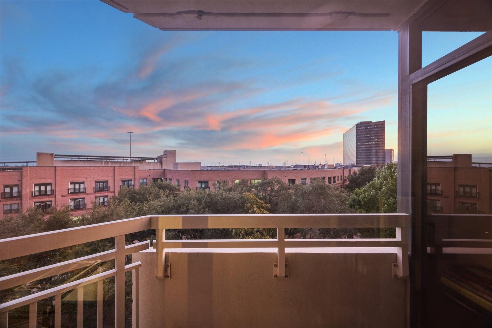 15 Greenway Plaza, #6A, Houston, TX 77046