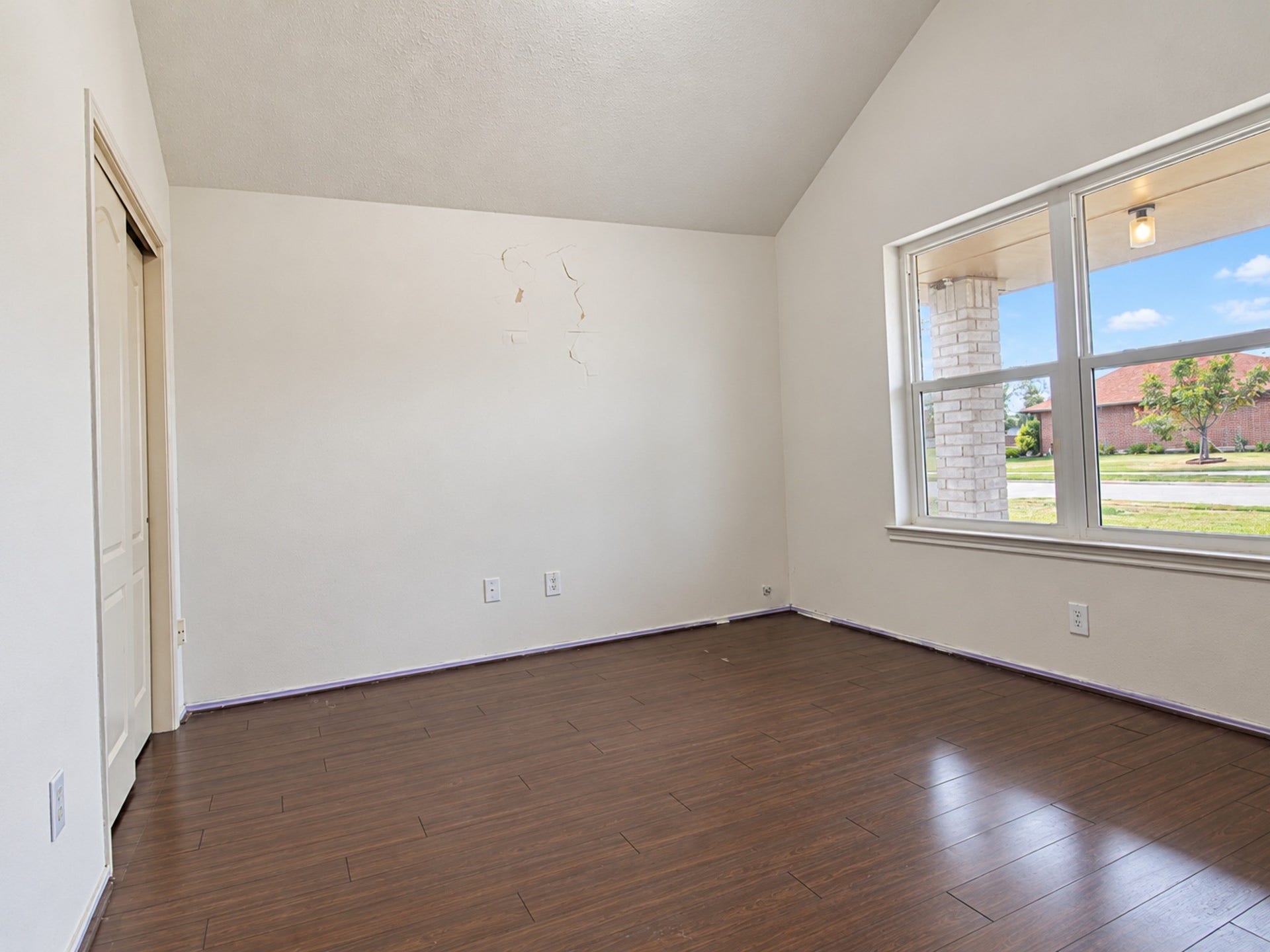 406 Walnut Street, Lake Jackson, TX 77566 Second Bedroom.