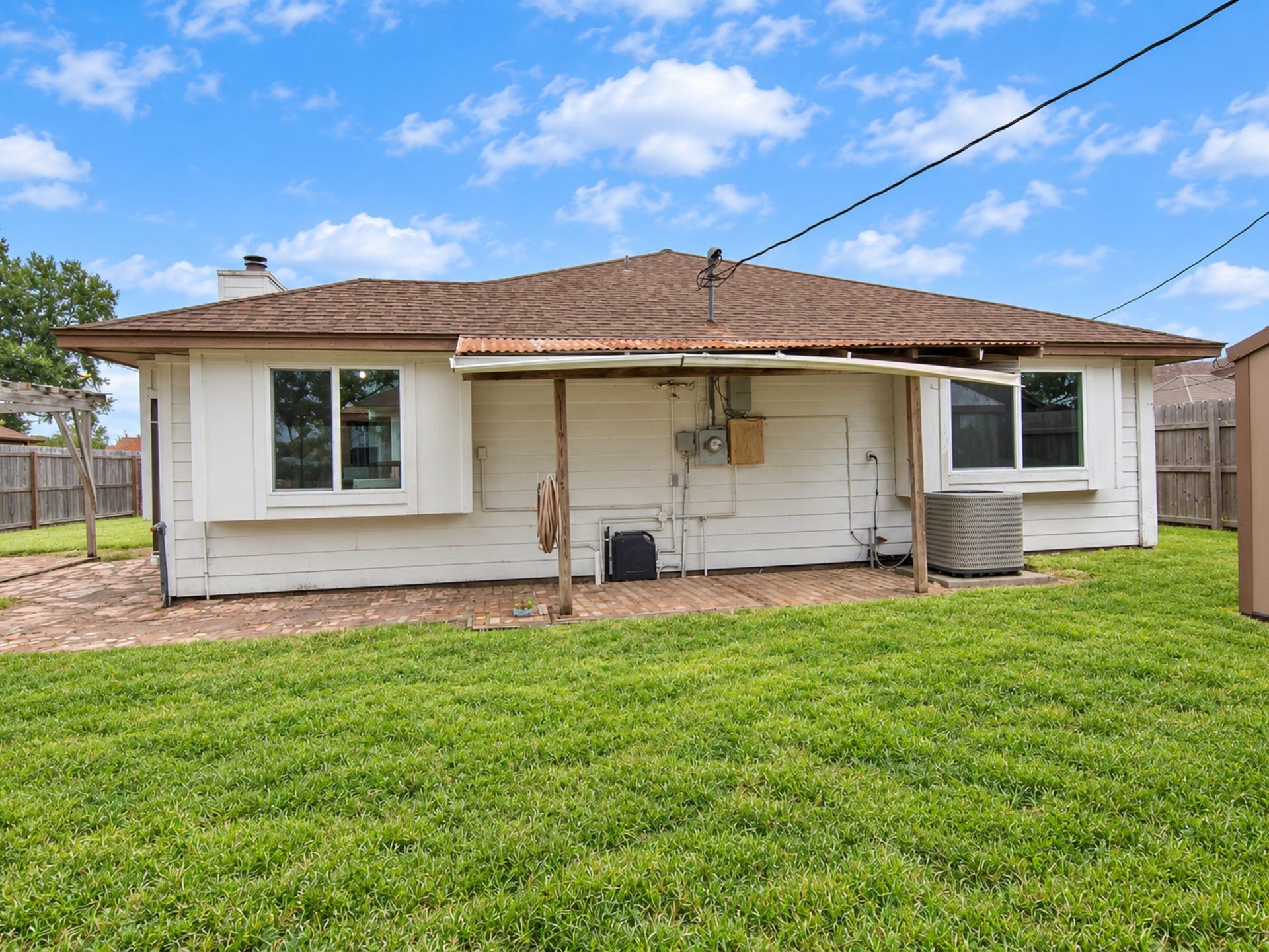 406 Walnut Street, Lake Jackson, TX 77566 Wrapped around patio.