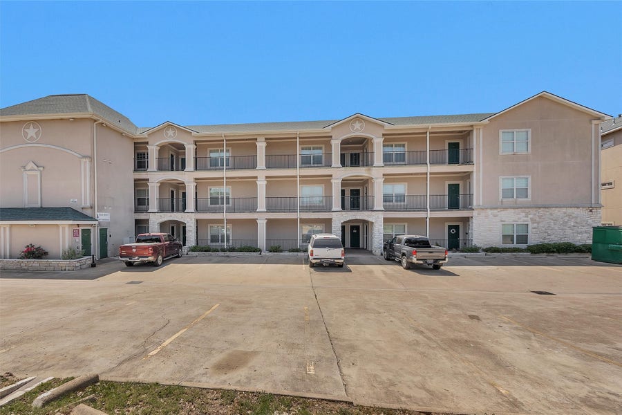 Property photo for 7039 Kingston Cove Ln, #309, Willis, TX