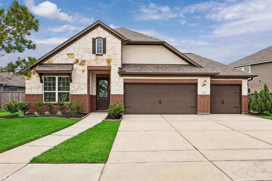 Property photo for 2311 Barrington Field Lane, Pearland, TX