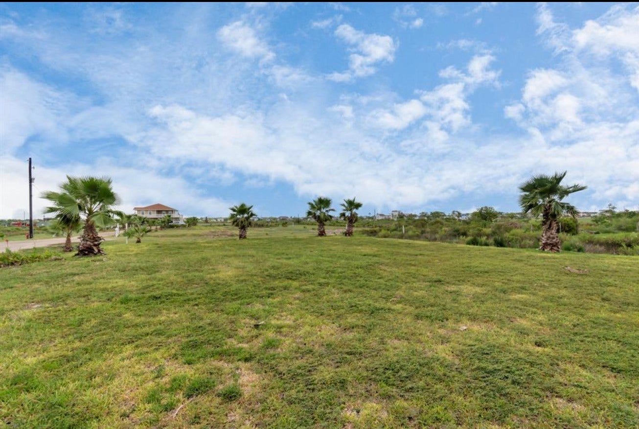 18 Cindy Palmer Lane, Dickinson, TX 77539 18 Cindy Palmer Lane, Dickinson, TX 77539
