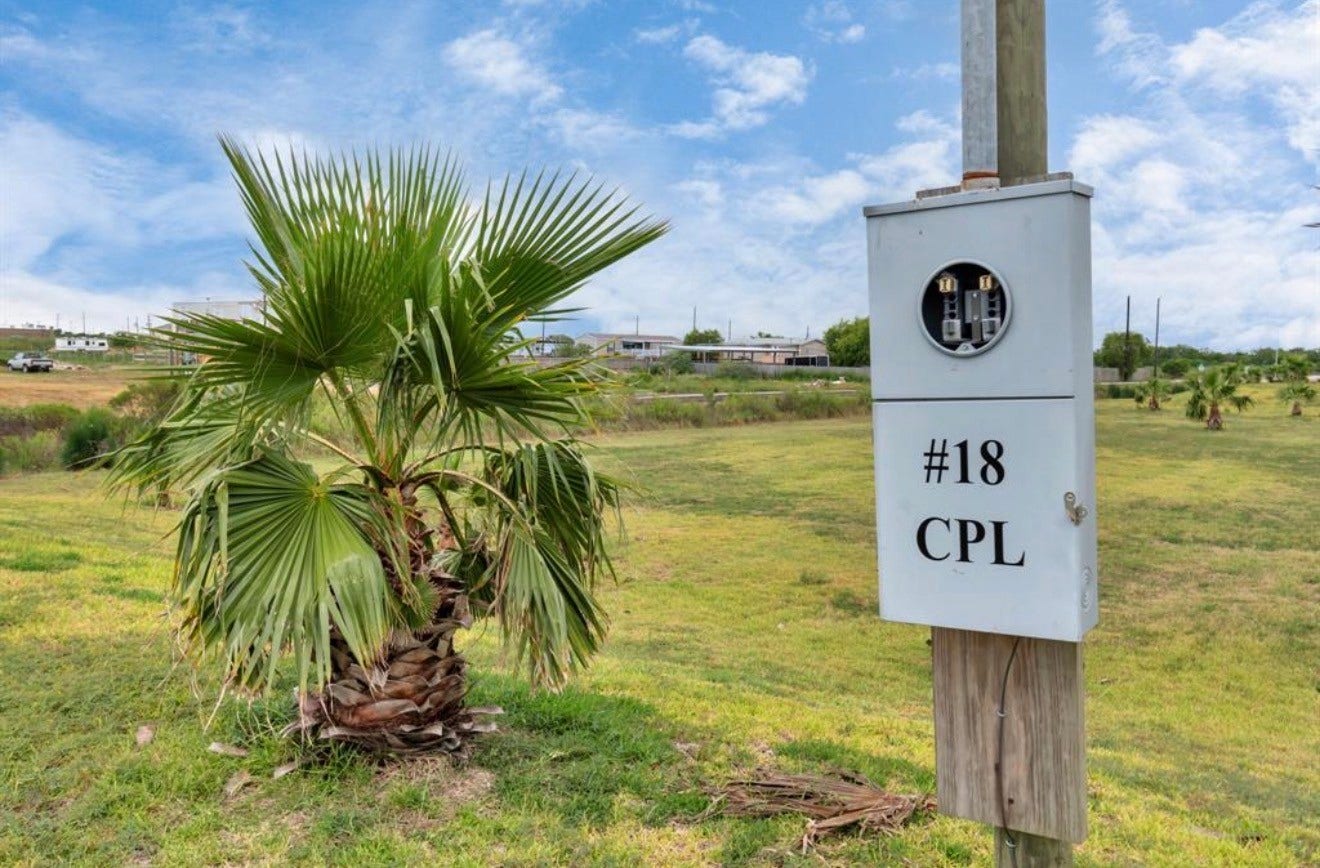 18 Cindy Palmer Lane, Dickinson, TX 77539 18 Cindy Palmer Lane, Dickinson, TX 77539