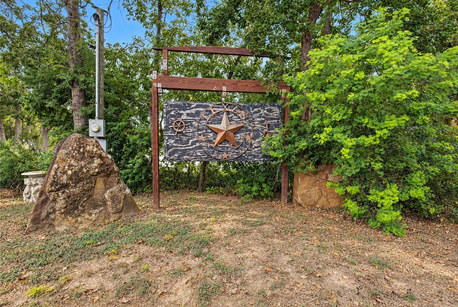 Property photo for 11920 Woodcrest Drive, Willis, TX
