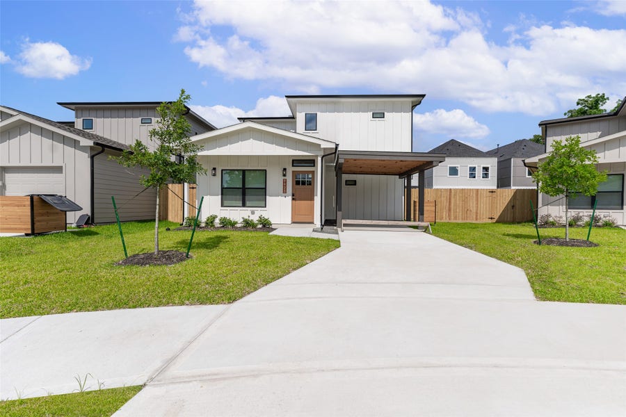 Property photo for 9925 Dipping Woods Street, Houston, TX