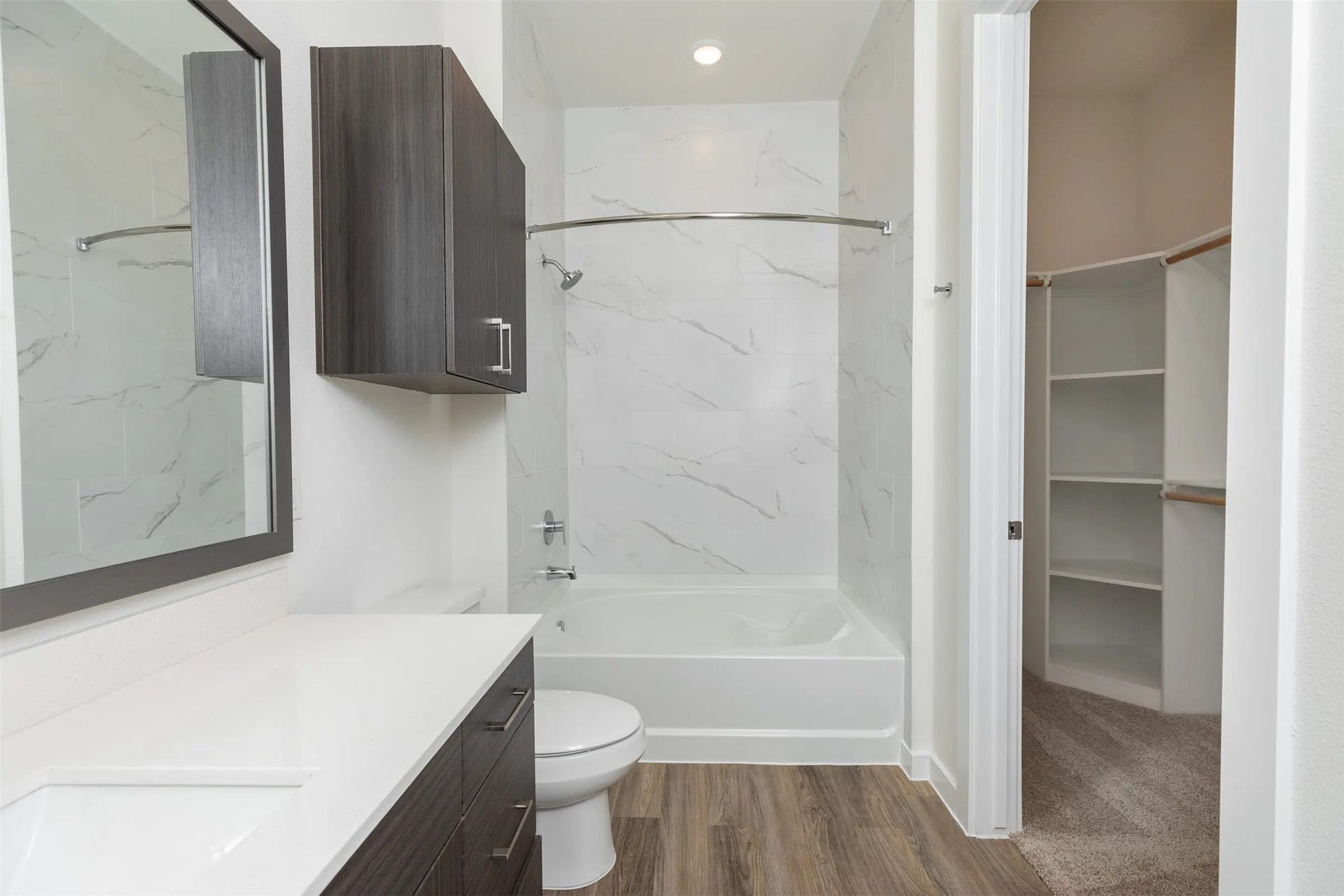1690 North Loop, #312, Houston, TX 77009